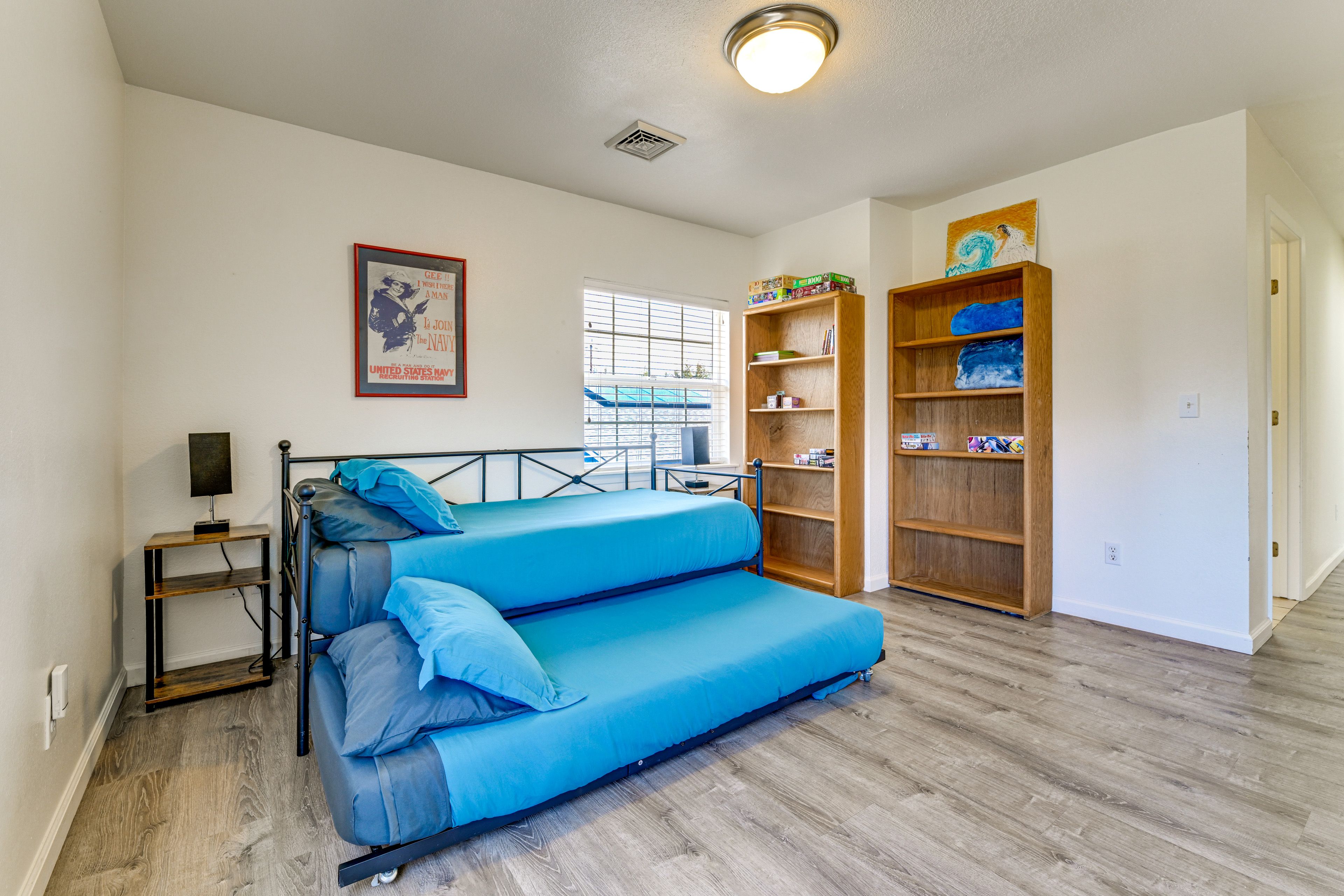 Loft | Twin Daybed w/ Twin Trundle | Desk Space | 2nd Floor