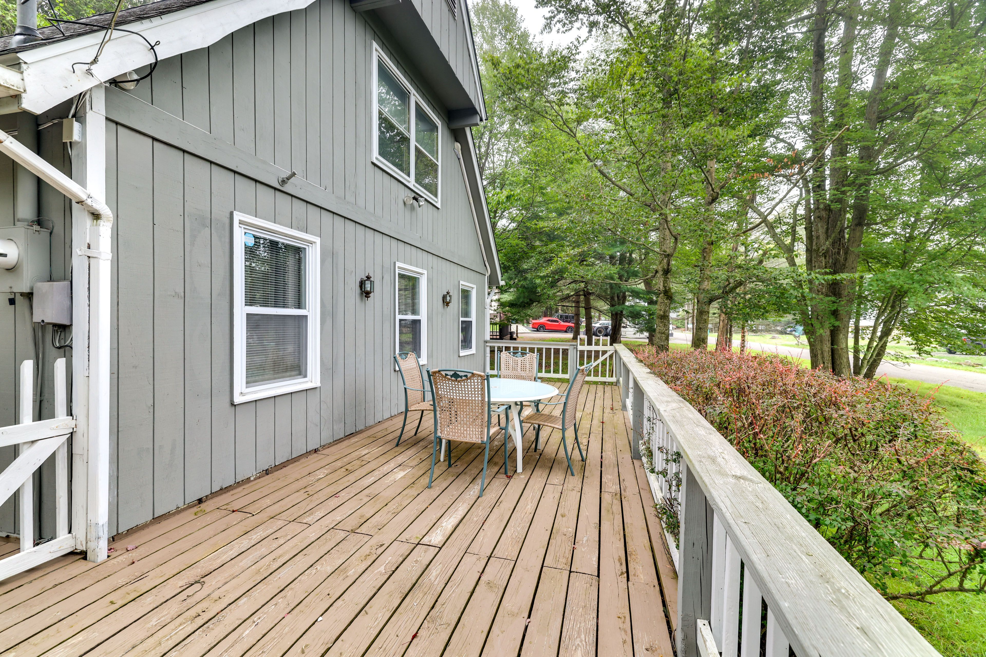 Wraparound Deck