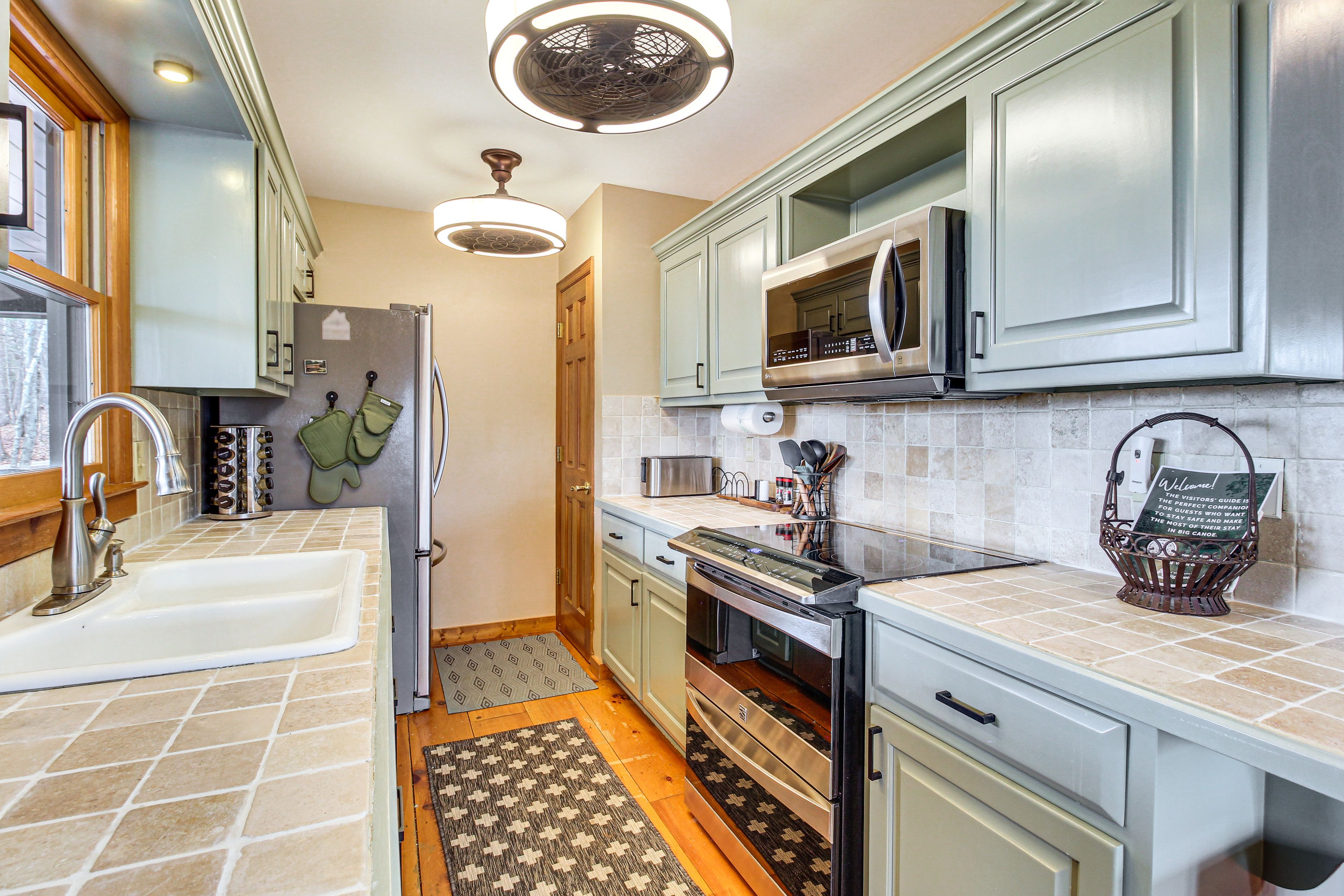 Kitchen | Main Level | Drip & Keurig Coffee Makers