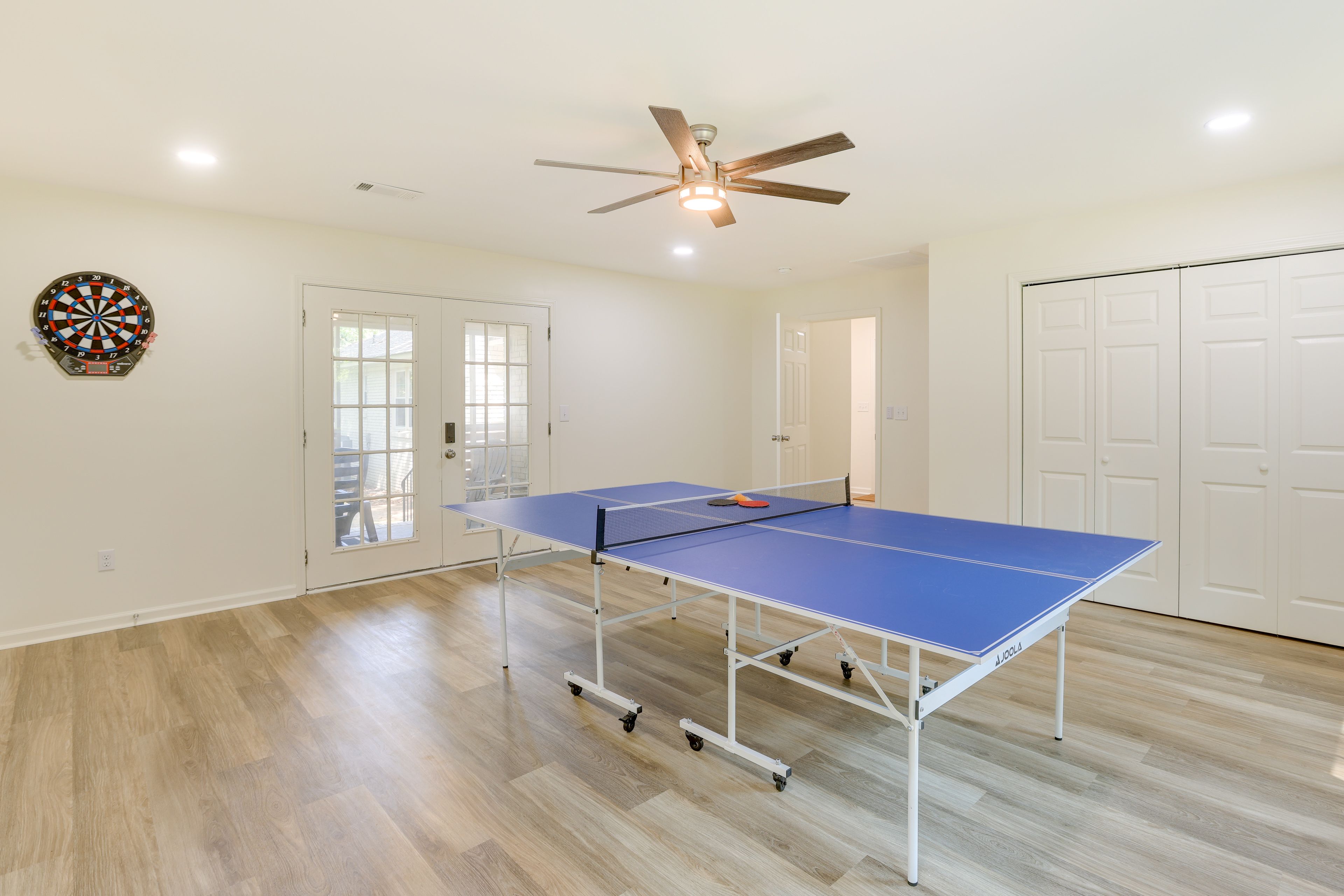 Game Room | Ping-Pong Table