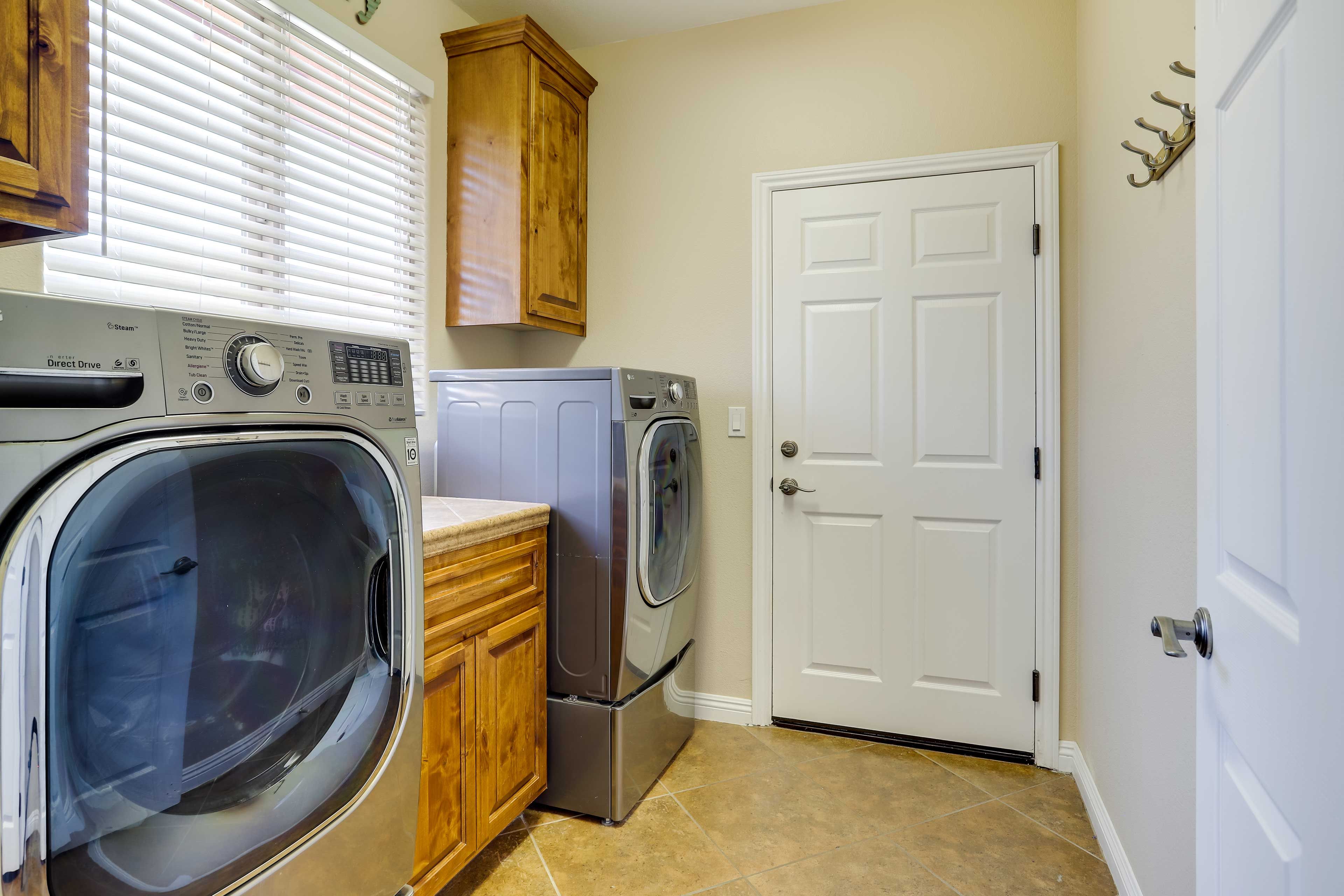 Washer & Dryer | Linens Provided