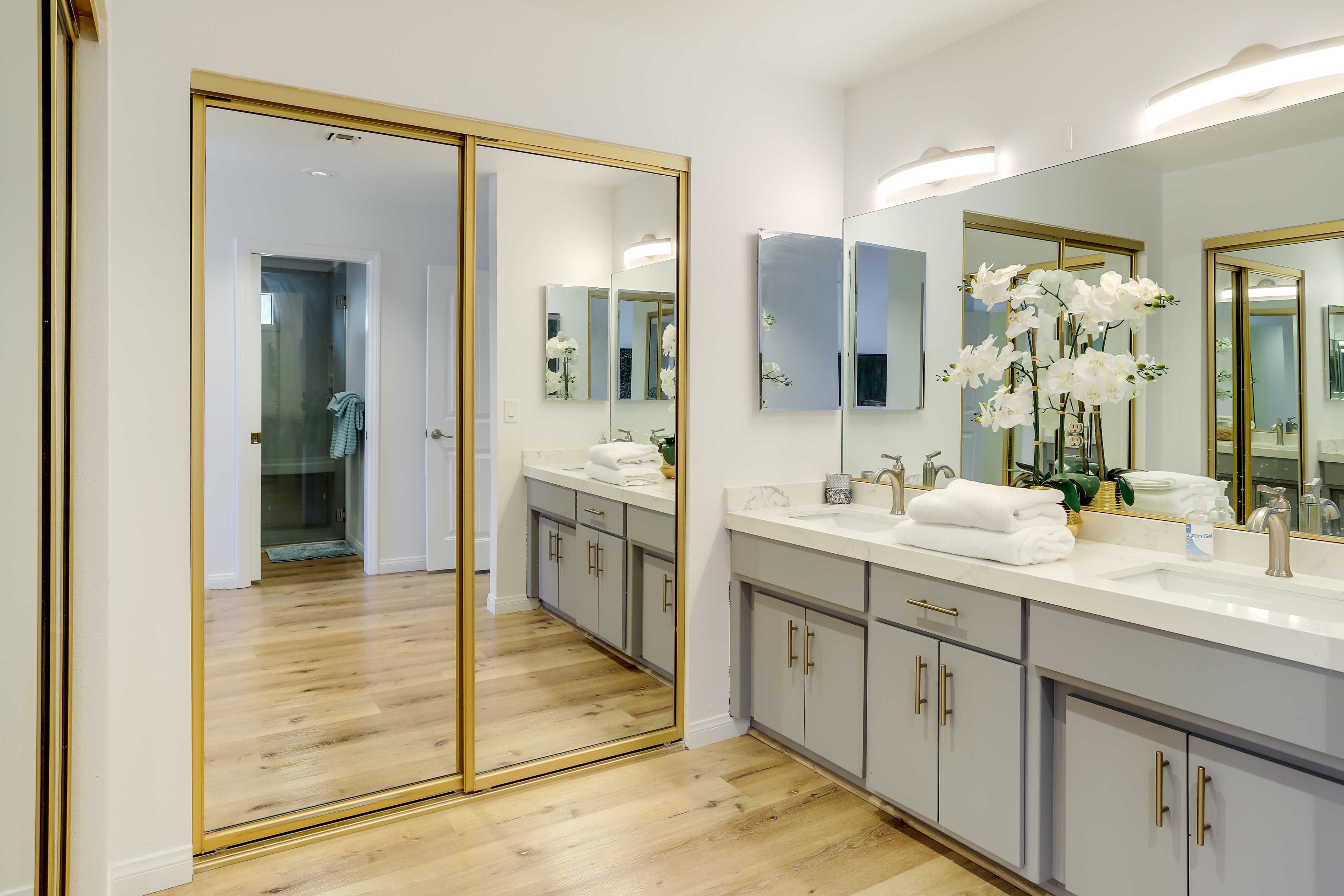 En-Suite Bathroom | Complimentary Toiletries | Hair Dryer