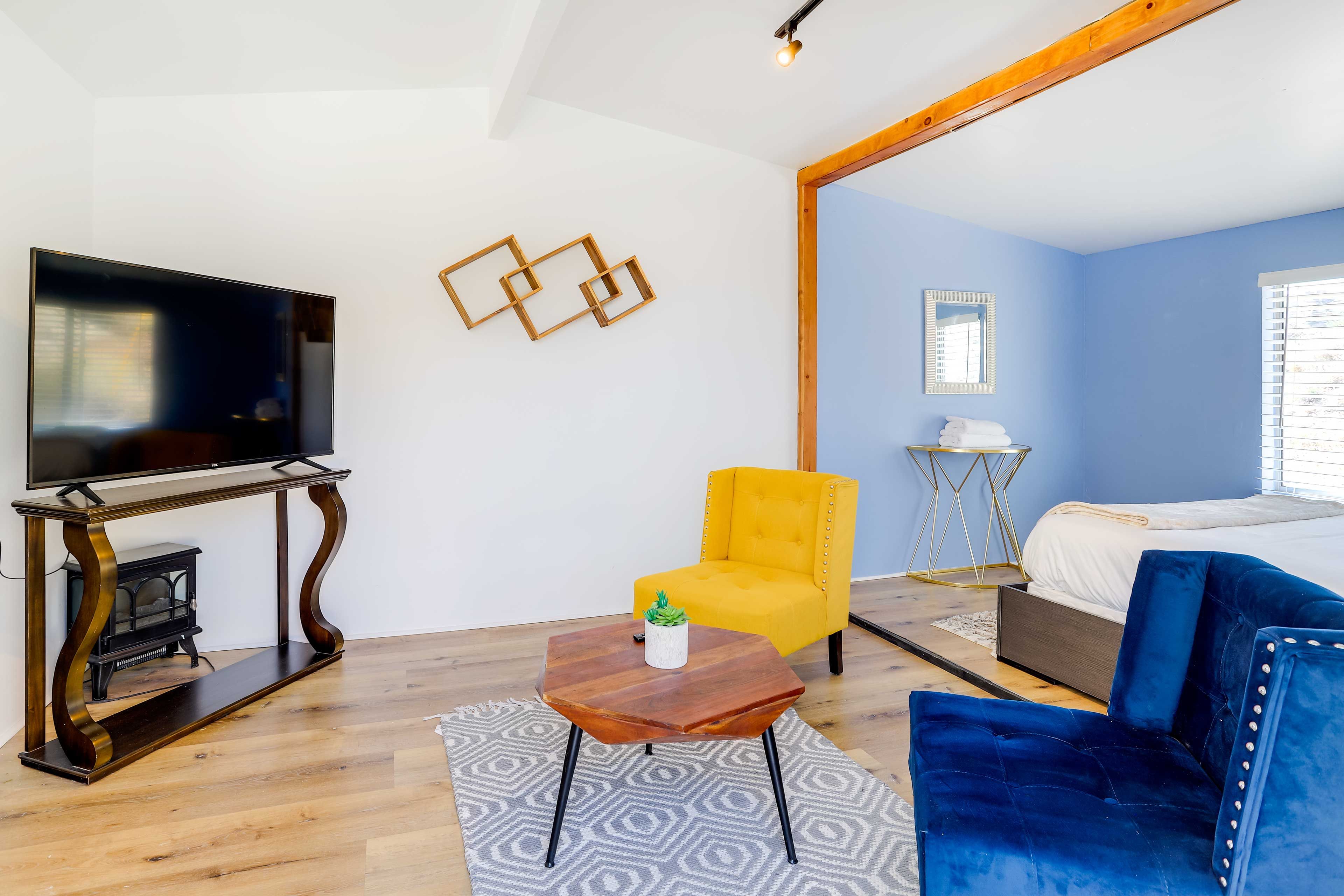Bedroom 4 (Casita) | Queen Bed