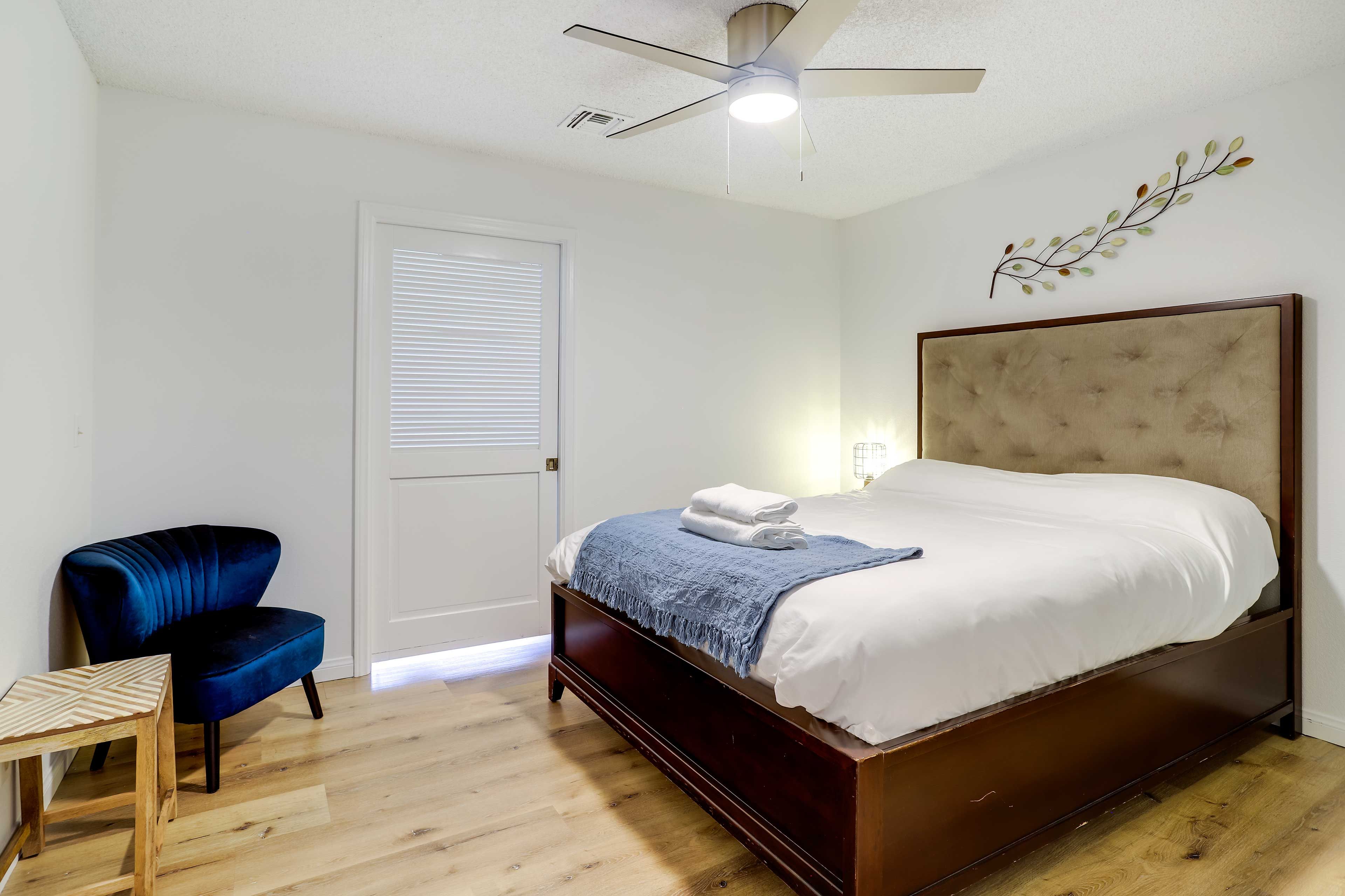 Bedroom 2 | Queen Bed
