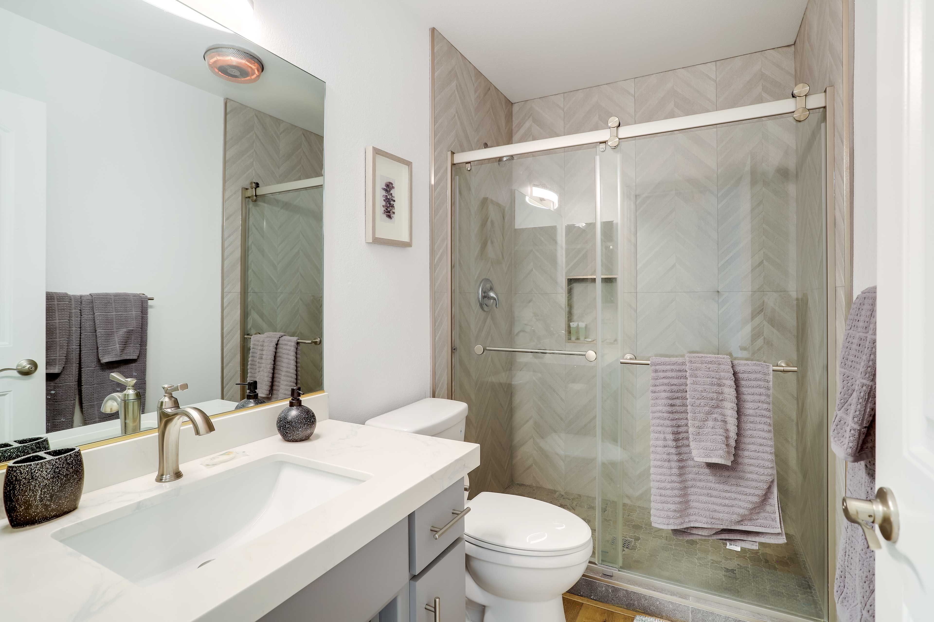 Full Bathroom | Complimentary Toiletries | Hair Dryer