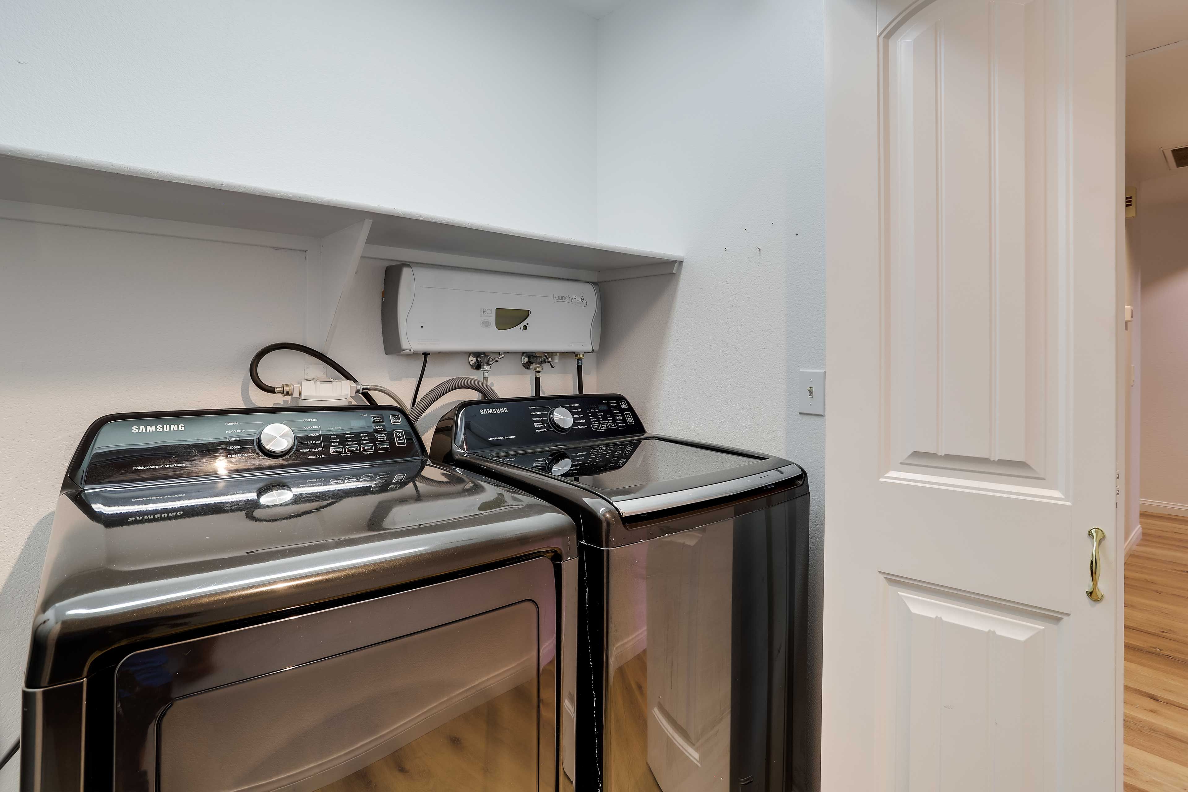 Washer & Dryer | Linens Provided