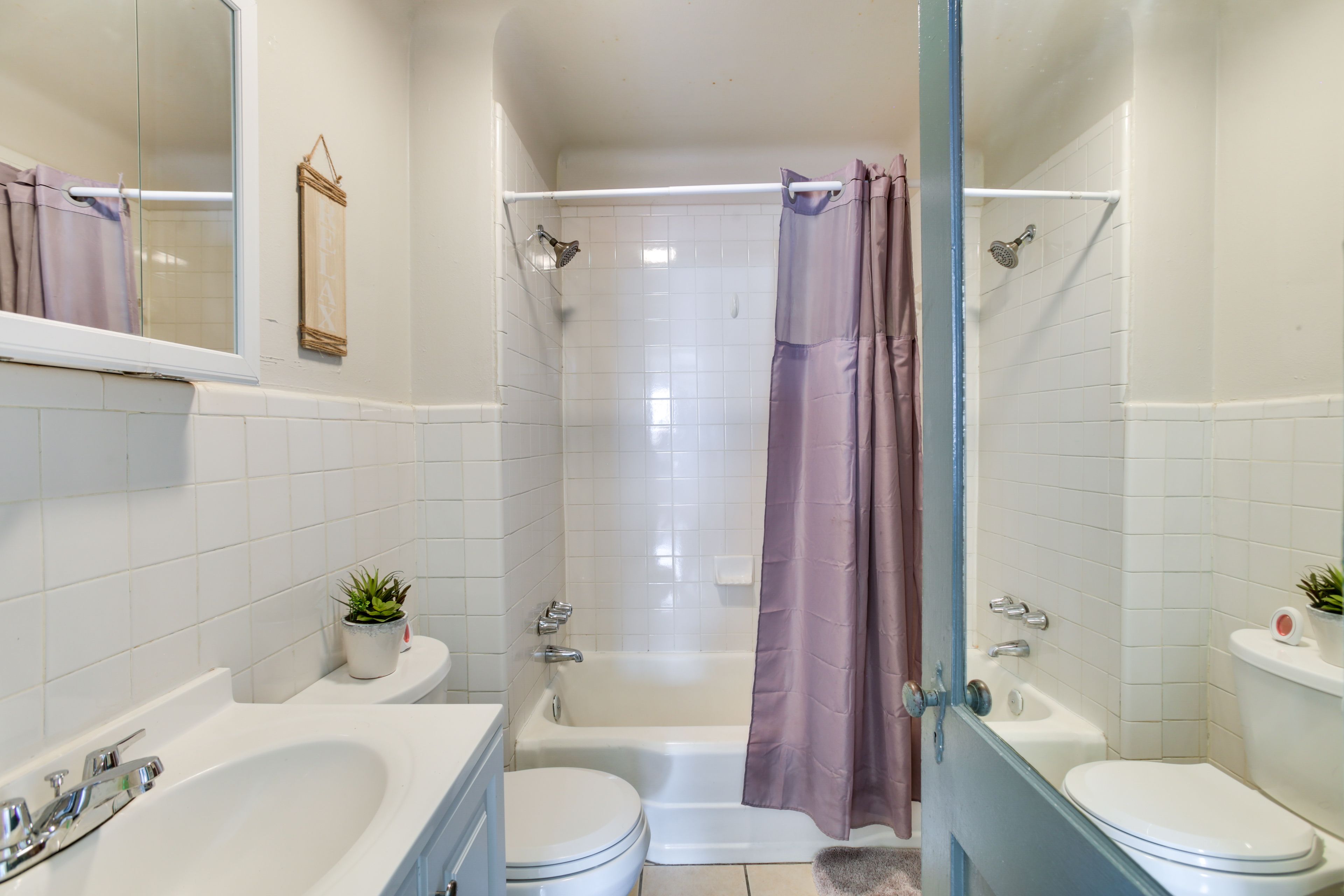 Full Bathroom