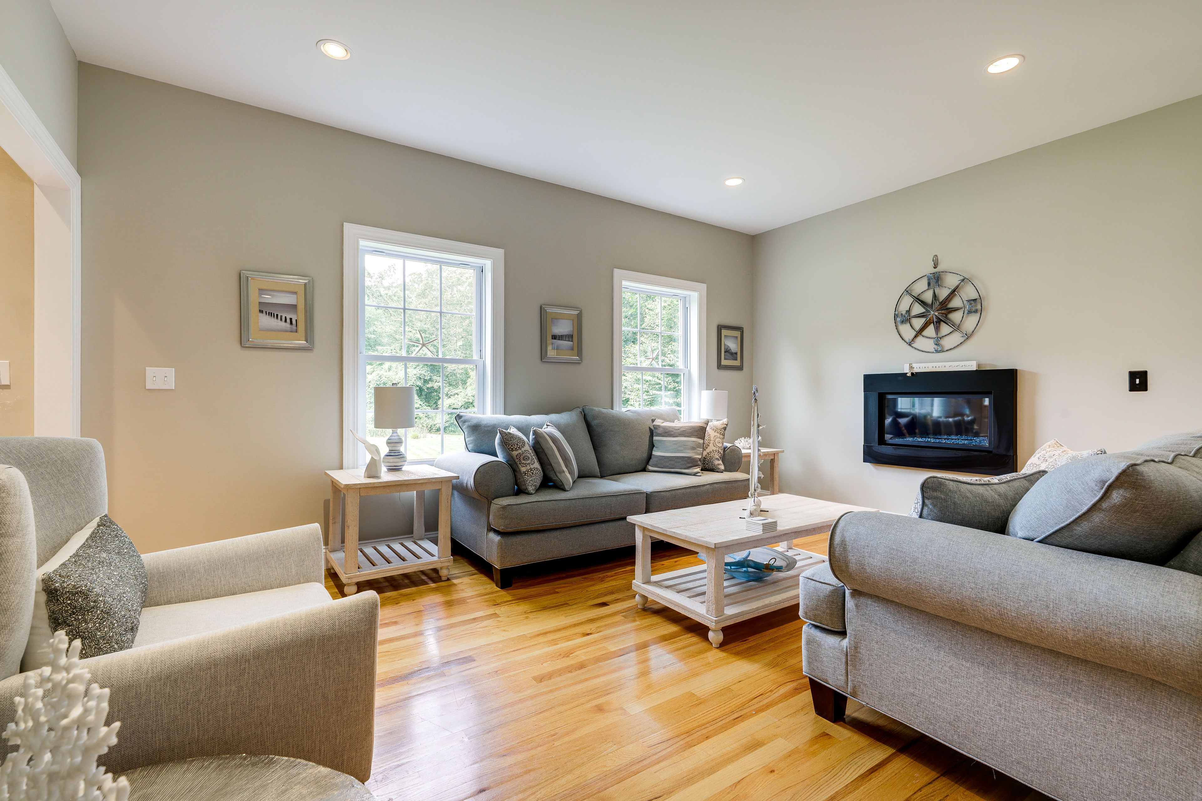 Seating Area | Decorative Fireplace
