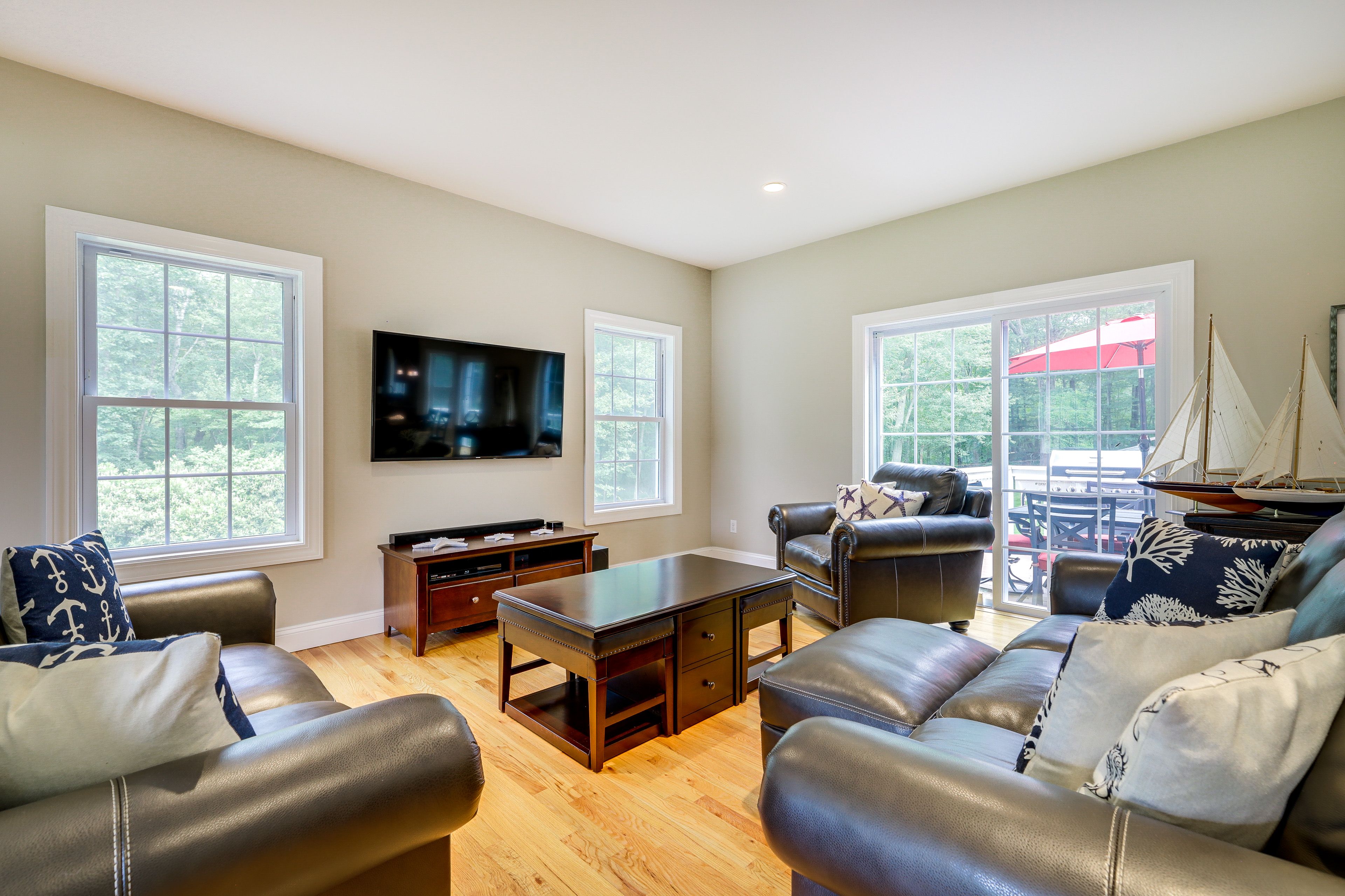 Living Room | Smart TV