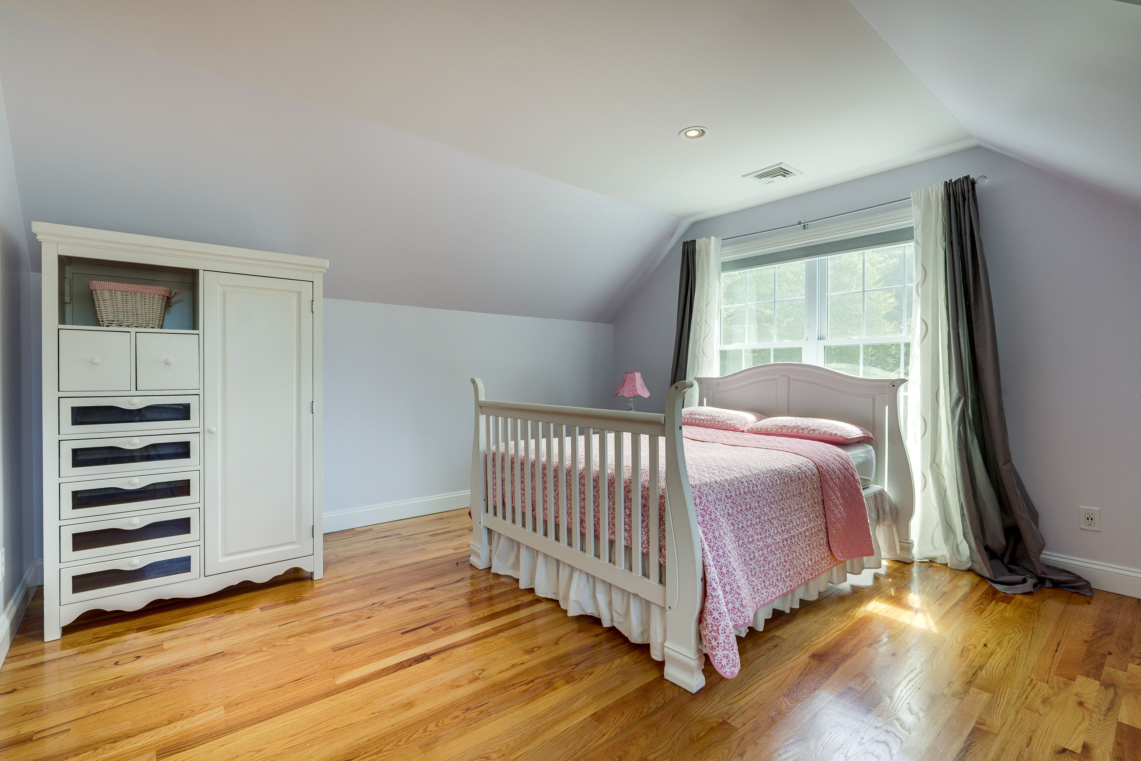 Bedroom 4 | 2nd Floor | Full Bed | Smart TV | Laptop-Friendly Workspace
