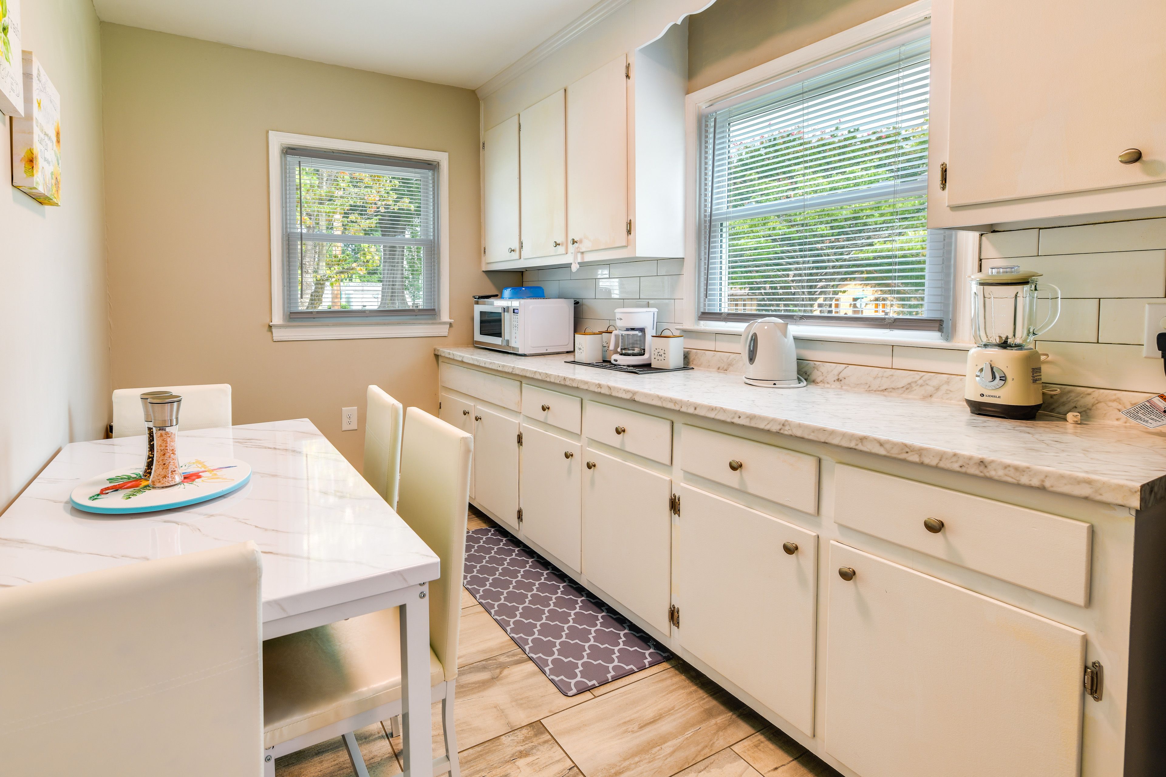 Kitchen | Free WiFi | Central A/C