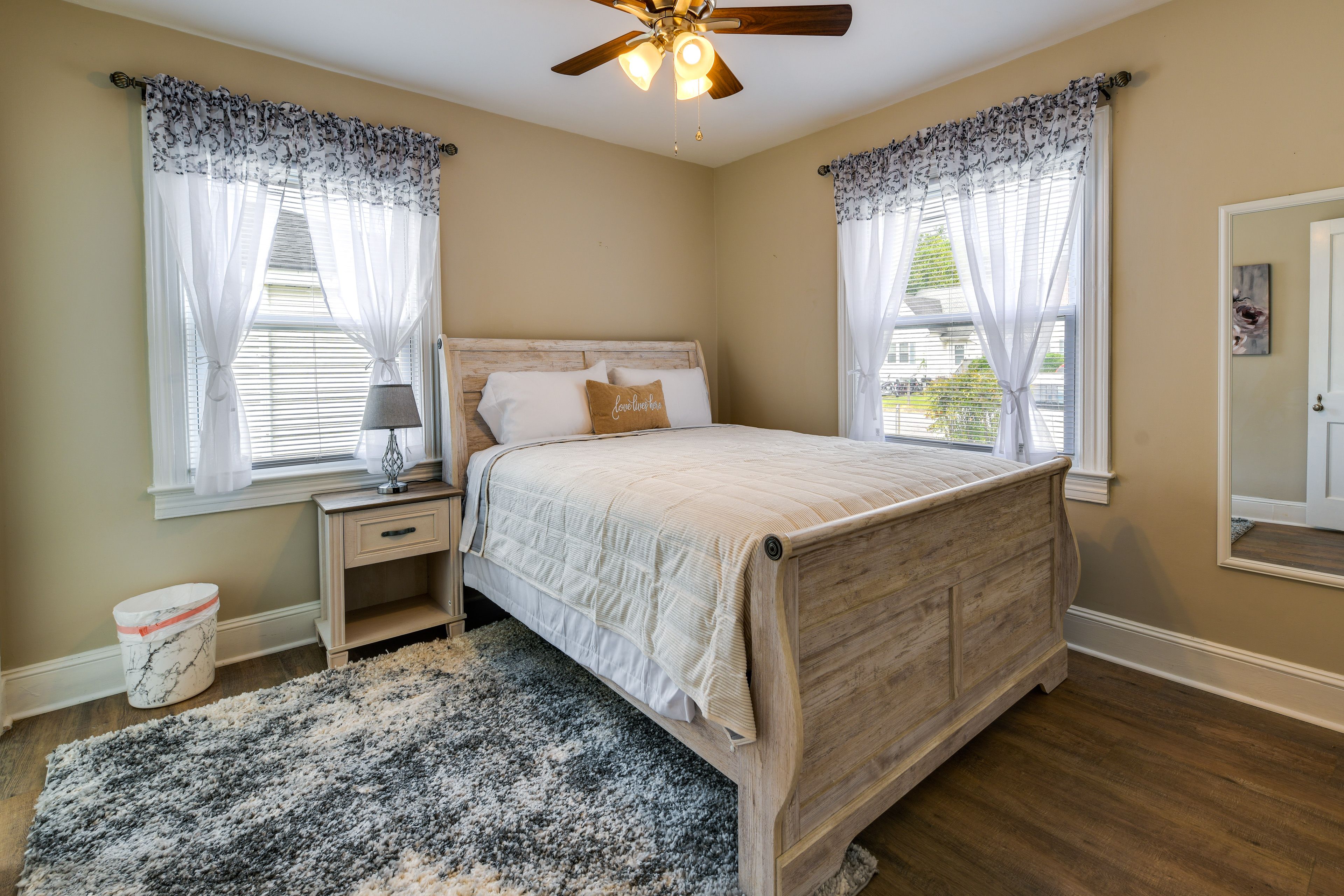 Bedroom 2 | Queen Bed