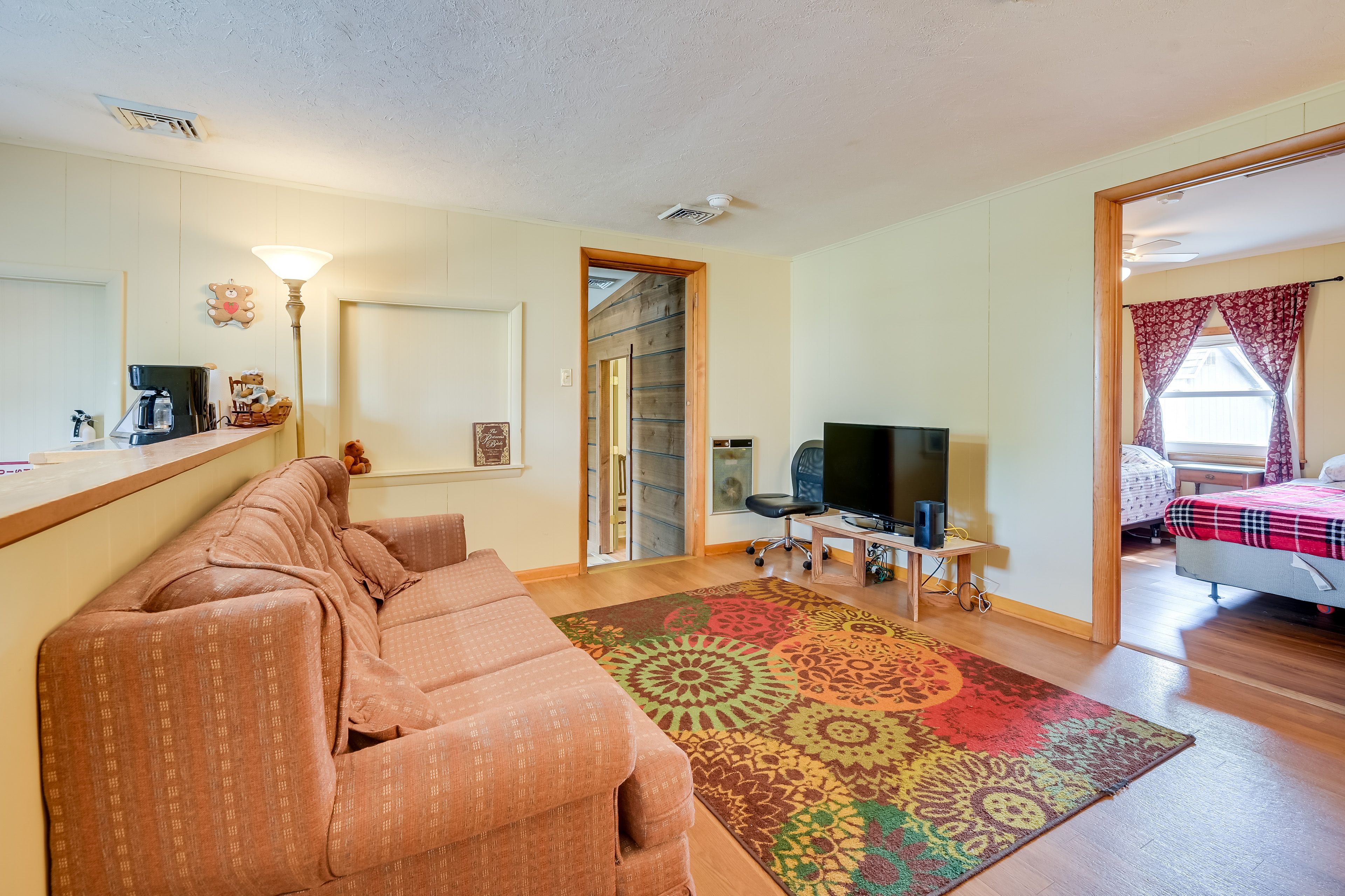 Living Area | Smart TV | Free WiFi