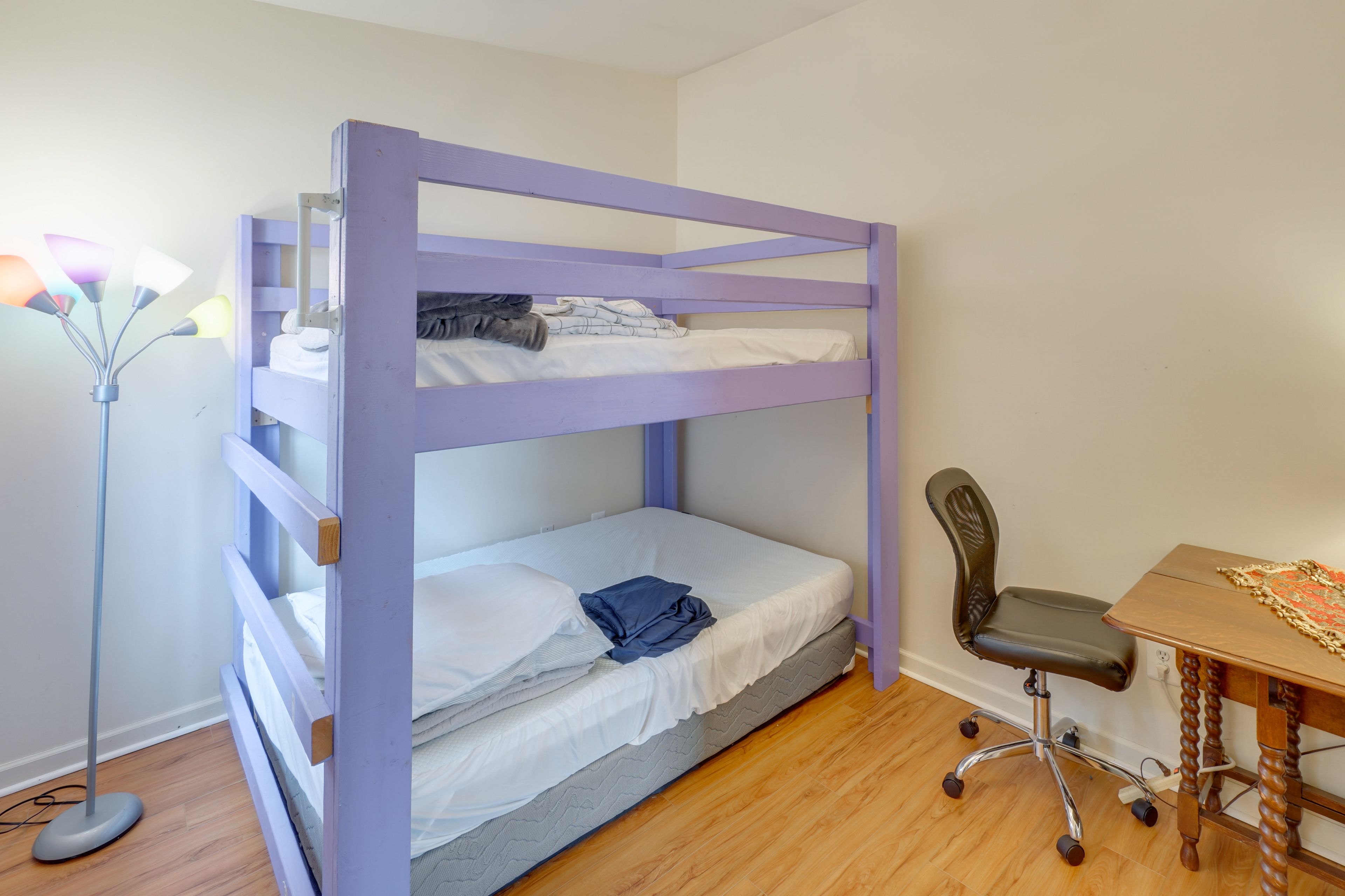 Bedroom 3 | Full Bunk Bed | Desk