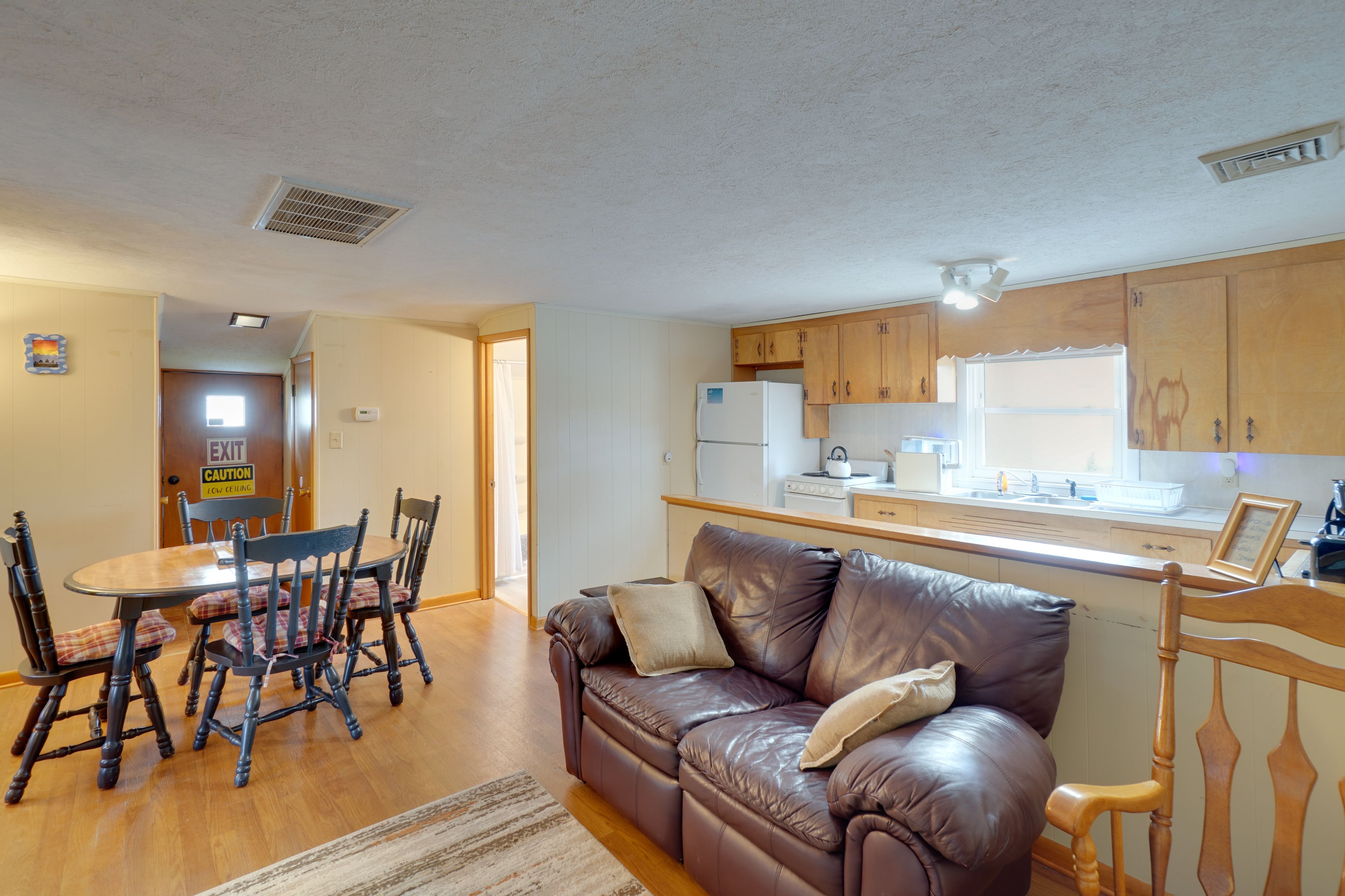 Living Area | Smart TV | Free WiFi