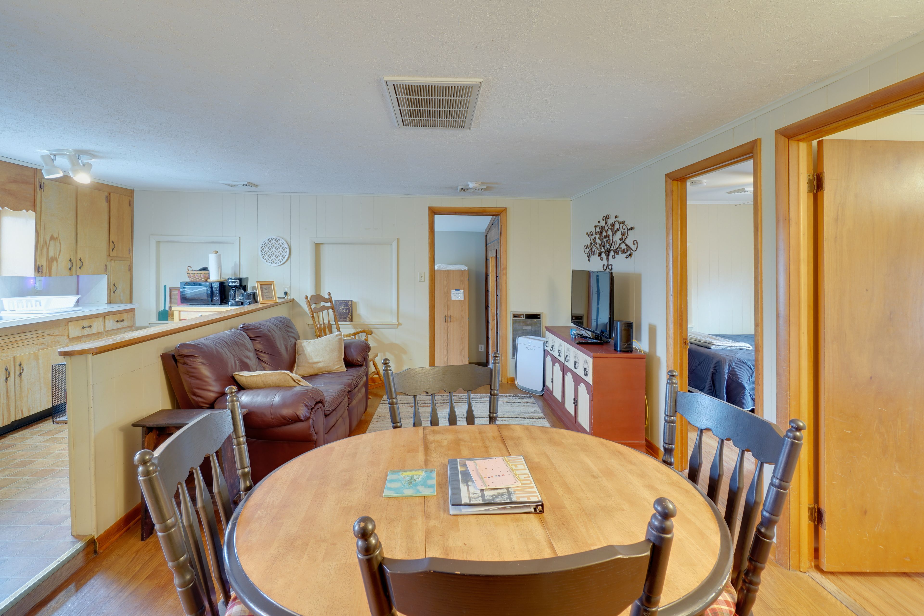 Fairfield Vacation Rental | 3BR | 1BA | 1 Step Required | 858 Sq Ft