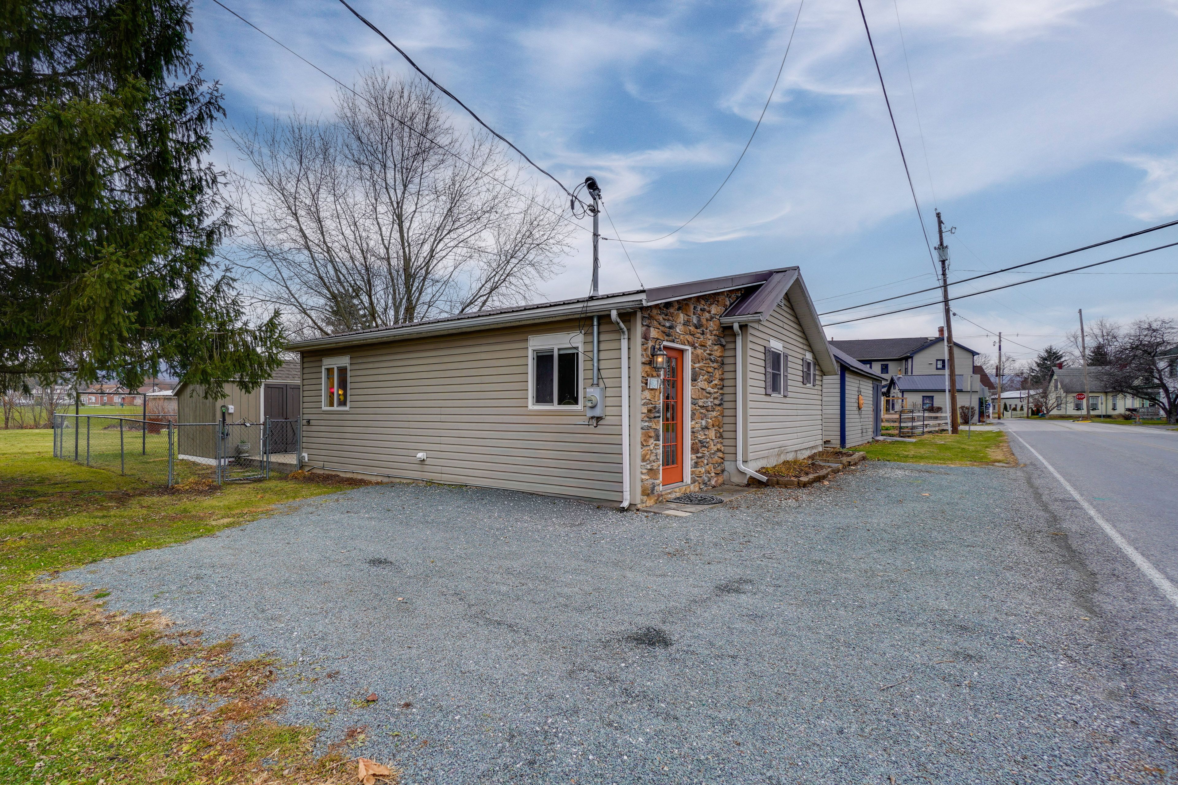 Parking | Driveway (4 Vehicles)