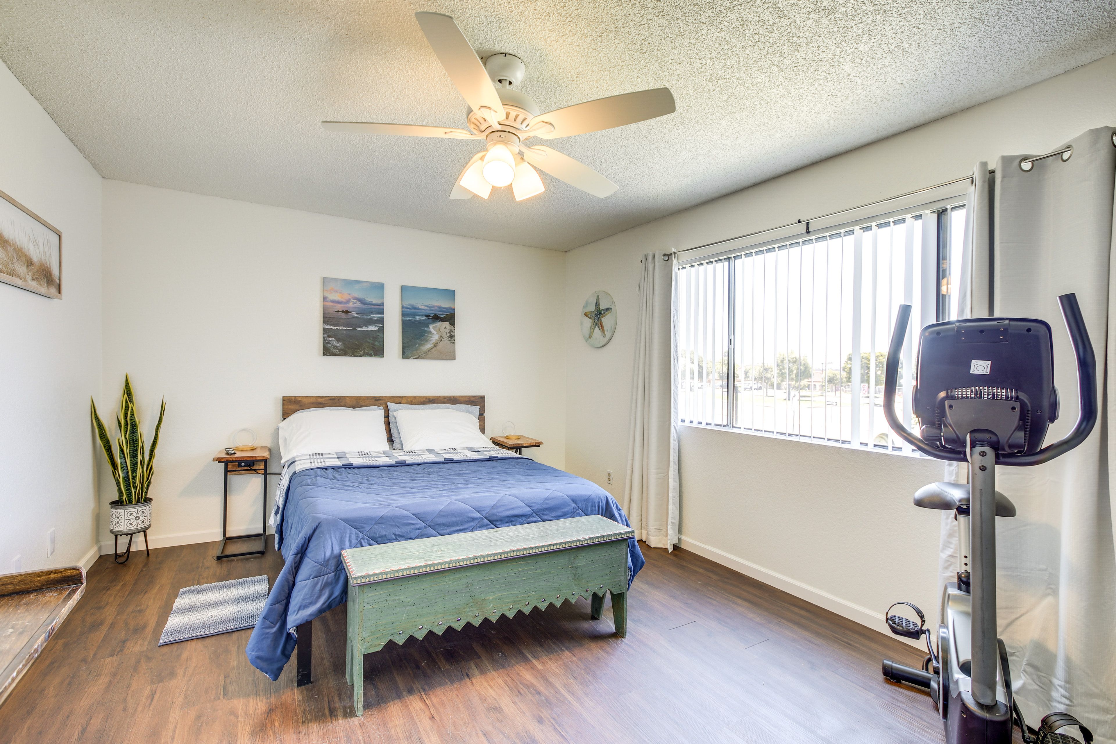 Bedroom 1 | Queen Bed | Linens Provided | En-Suite Bathroom | Walk-In Closet