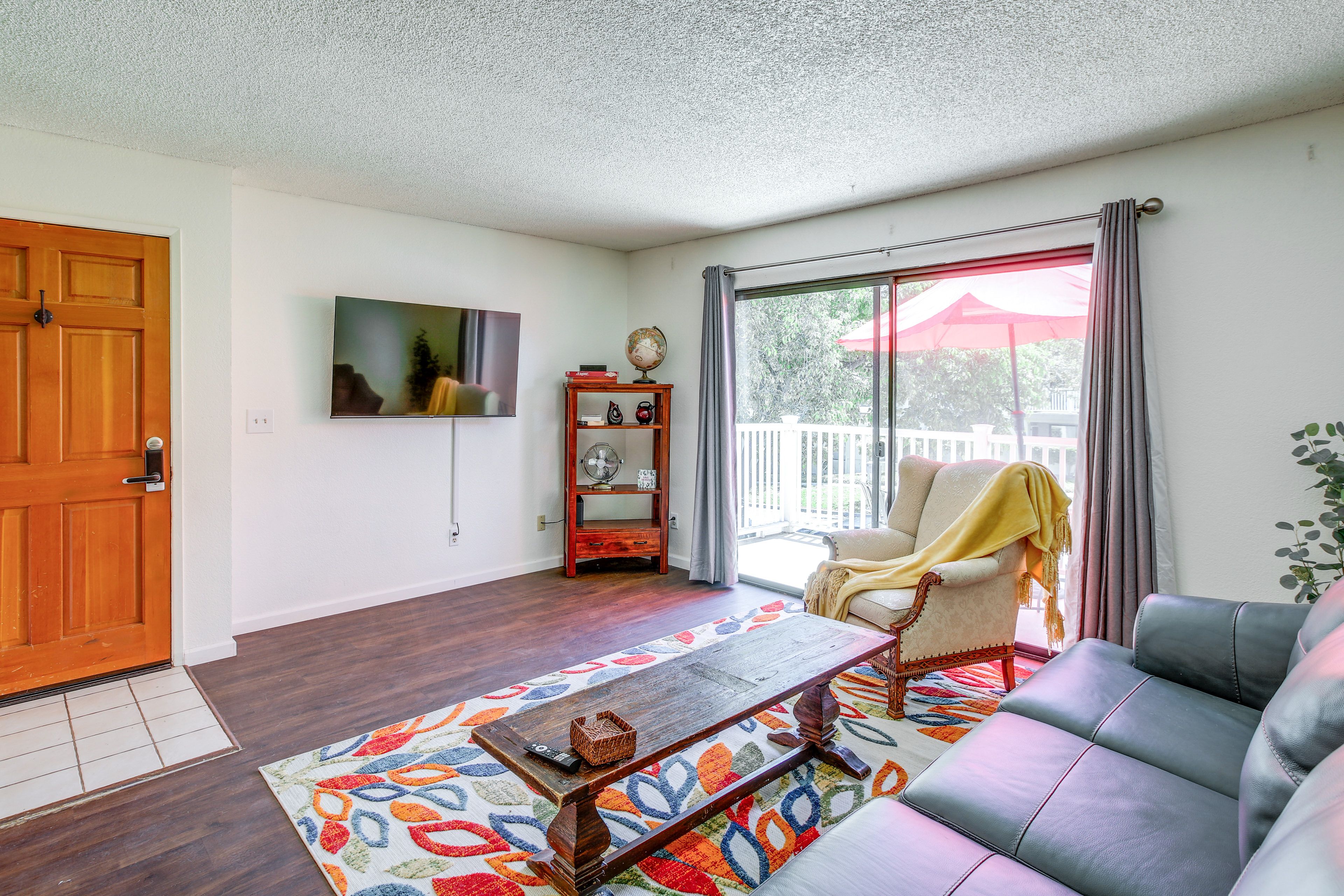 Santa Maria Vacation Rental | 2BR | 1.5BA | 882 Sq Ft | Stairs Required