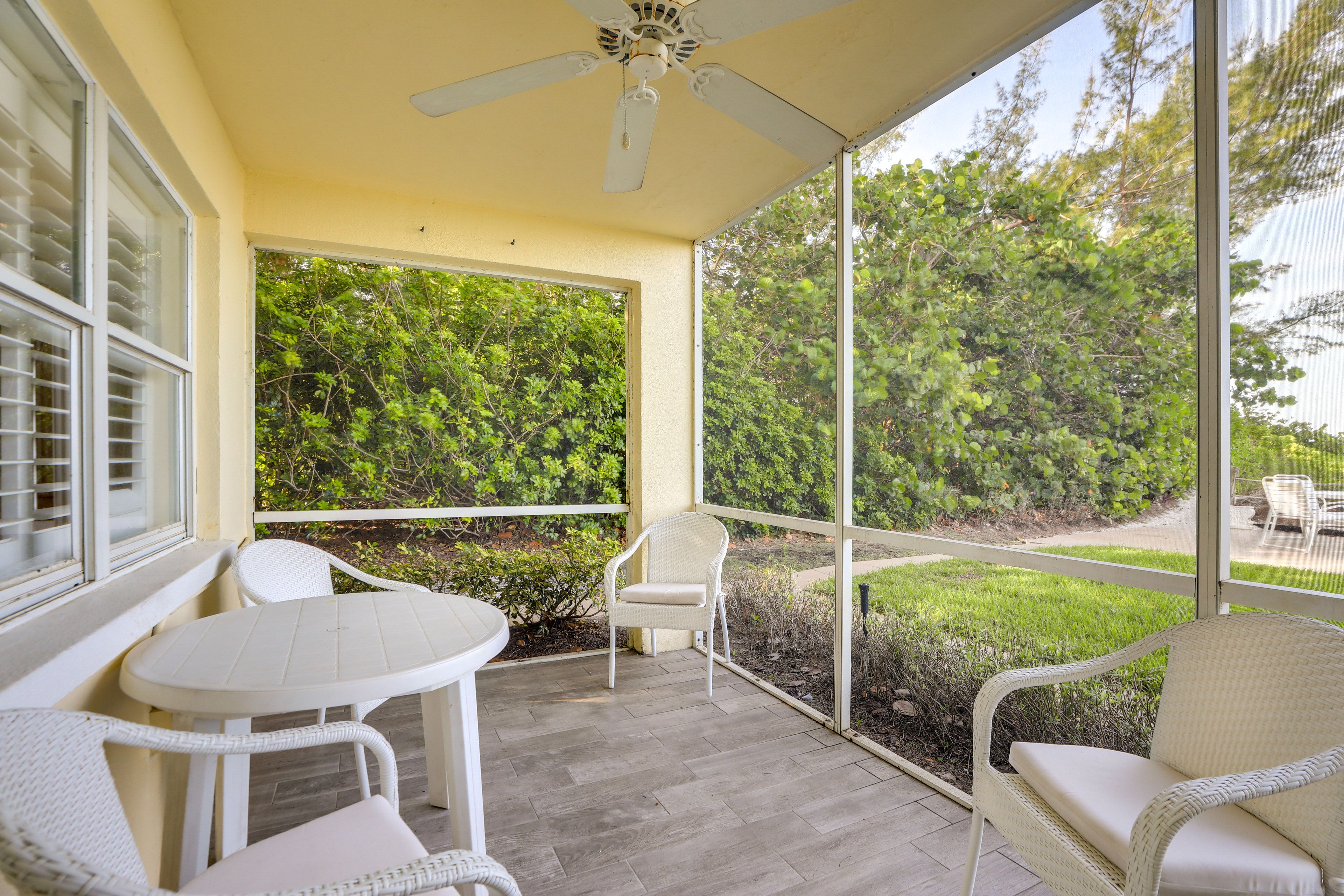 Screened-In Porch