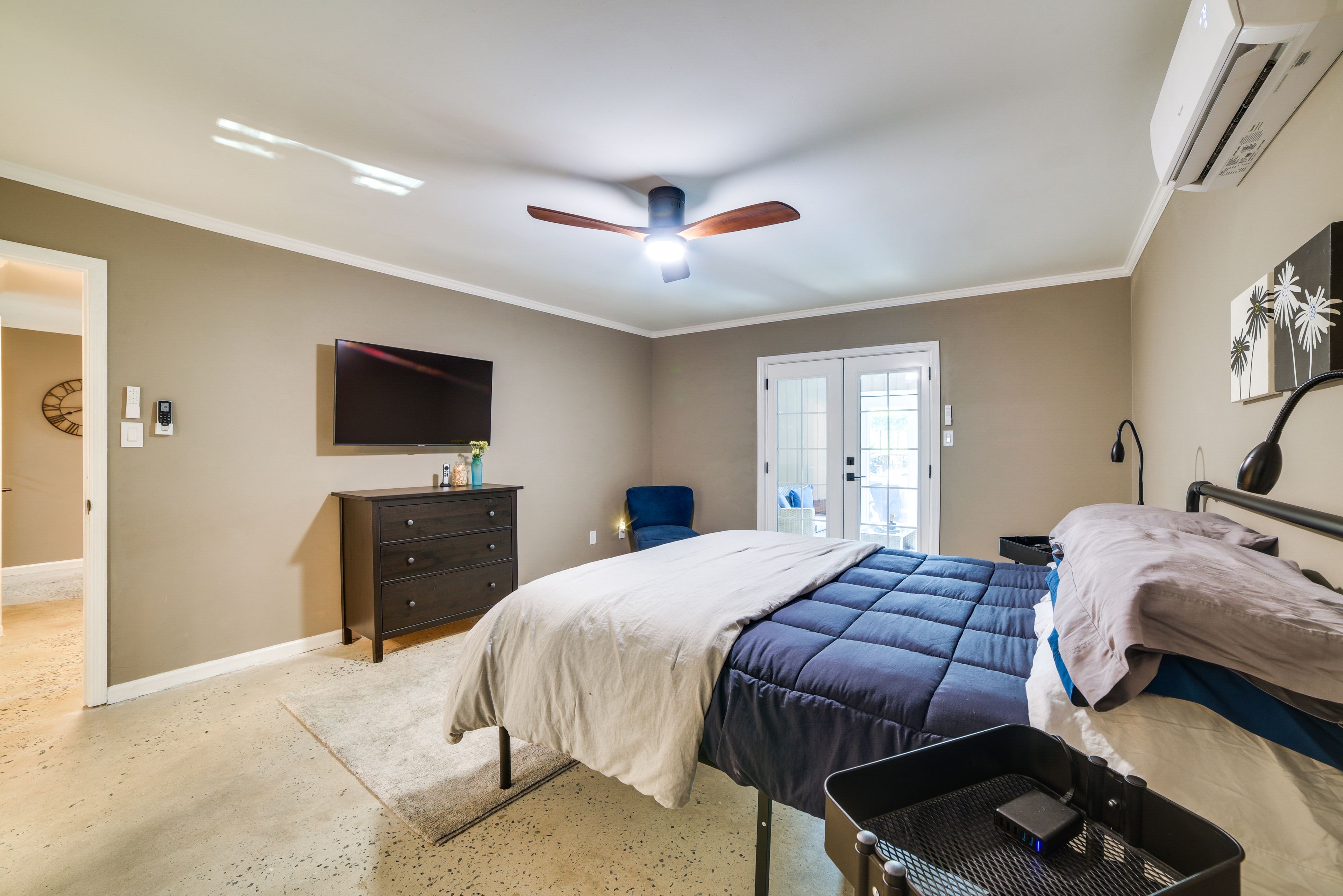 Bedroom 1 | Queen Bed | Linens Provided | Smart TV | A/C Unit