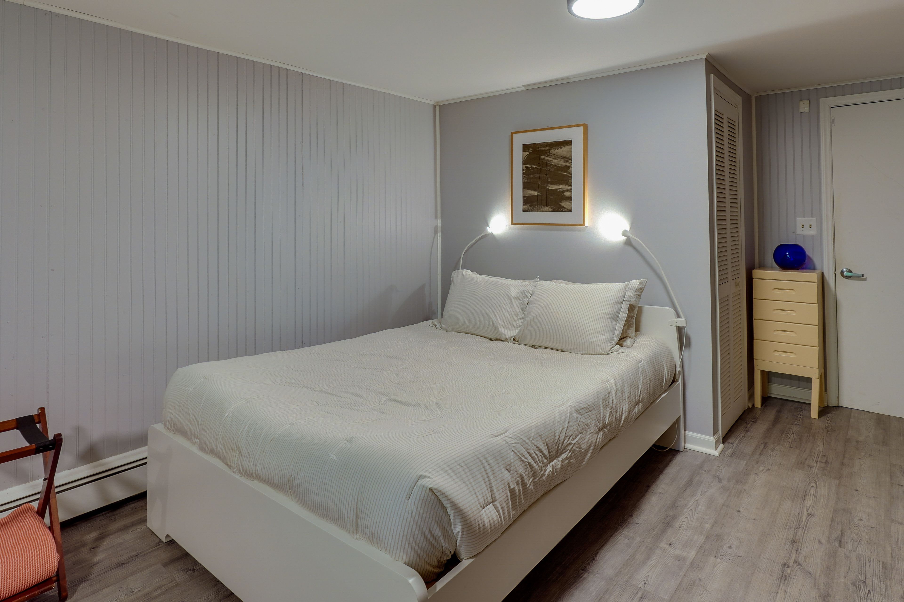 Studio | Queen Bed