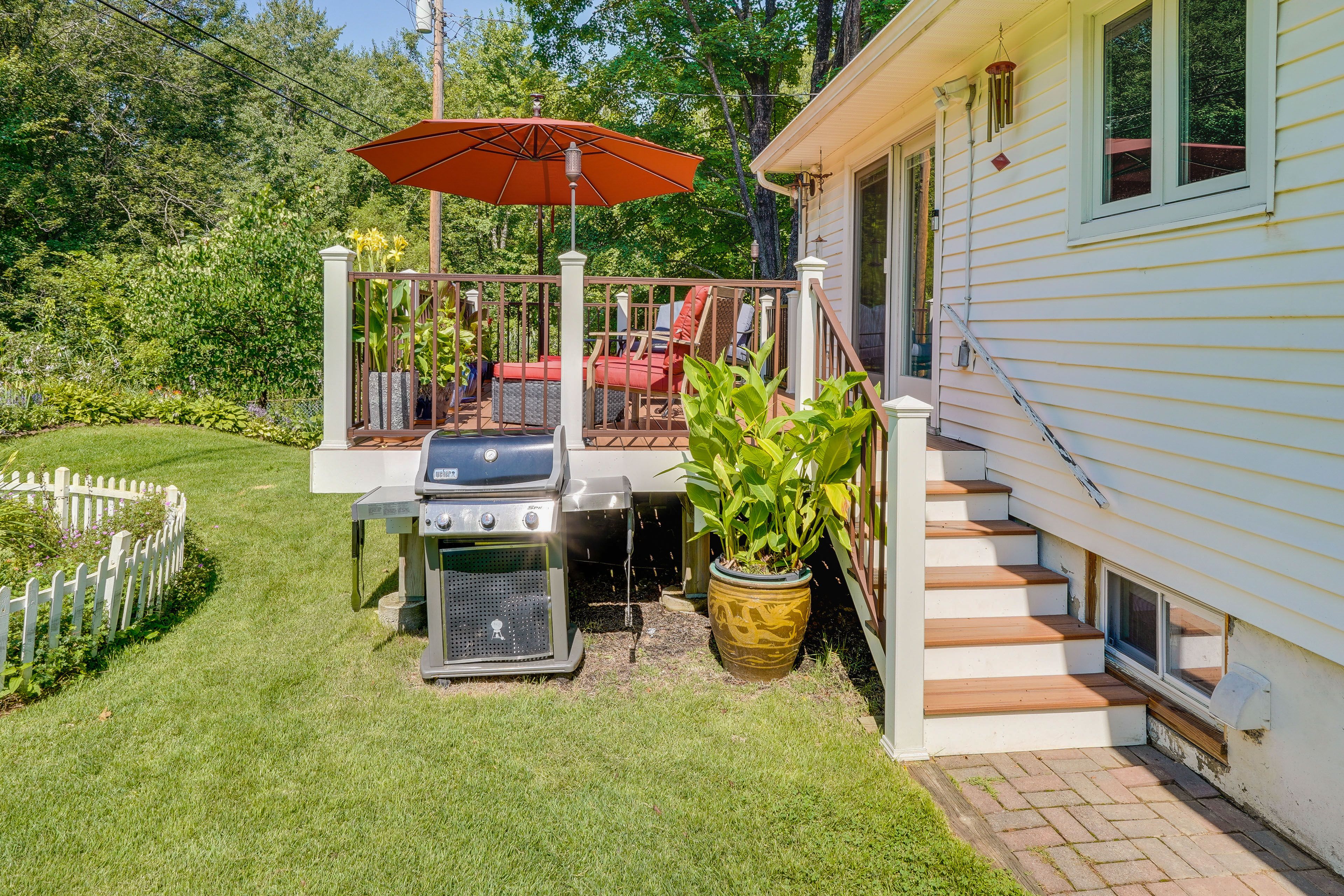Shared Backyard | Deck | Gas Grill | Fire Pit