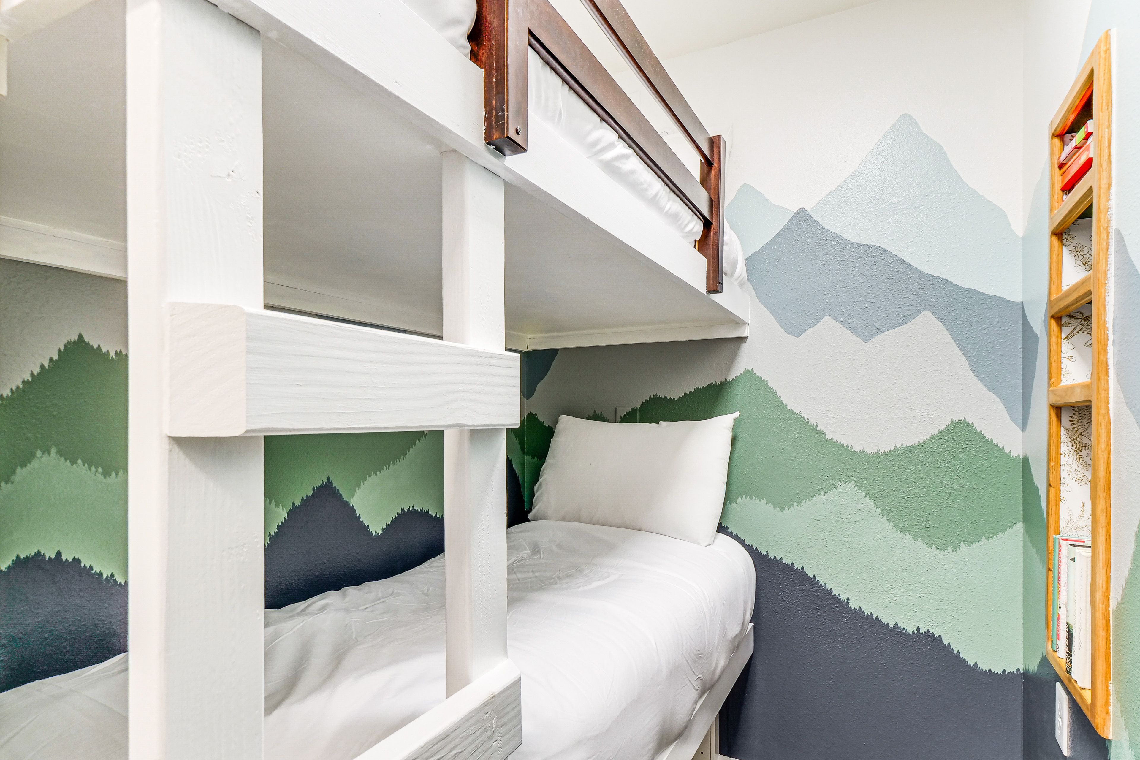 Hallway | Bunk Bed