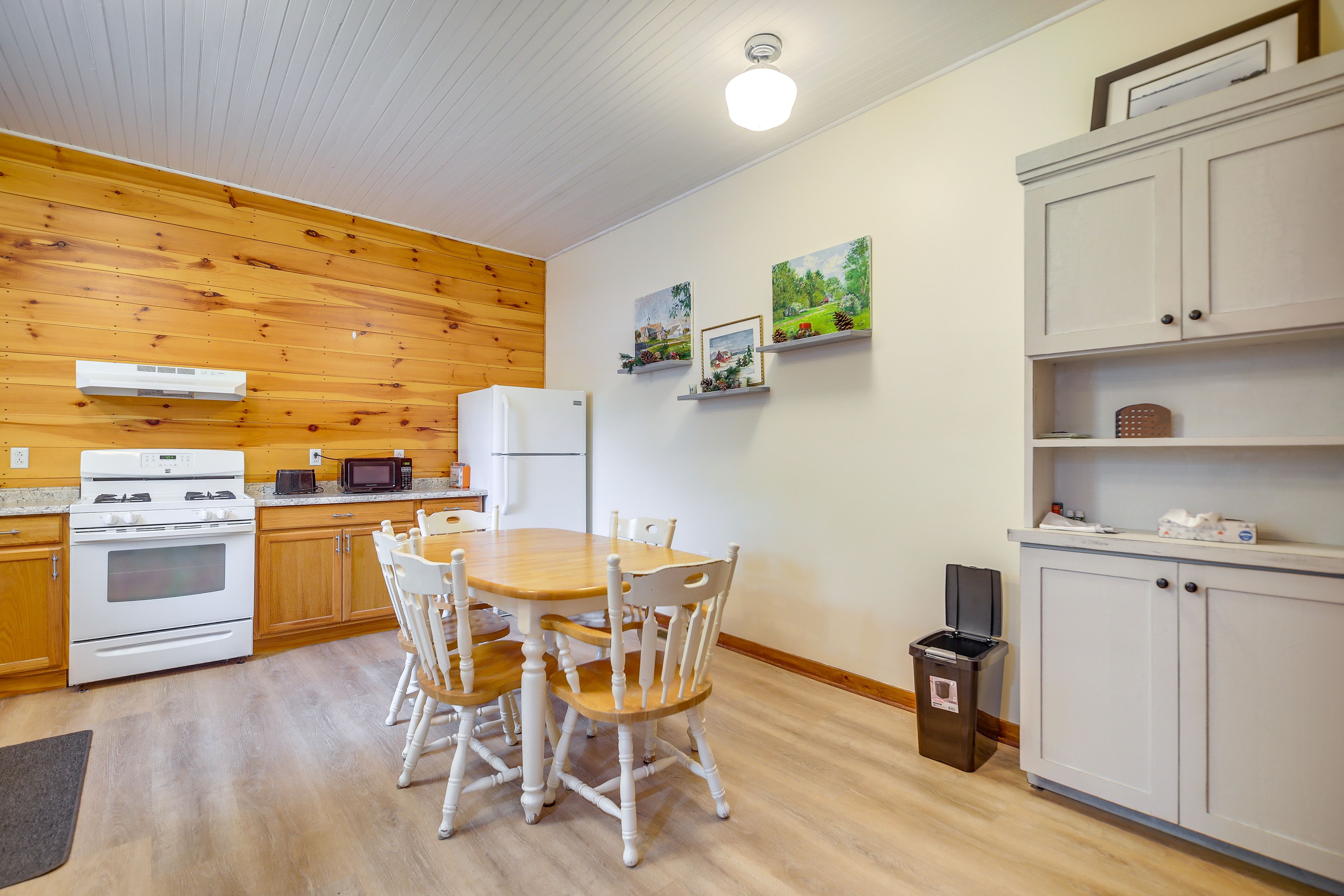 Kitchen | Coffee Maker | Toaster | Spices