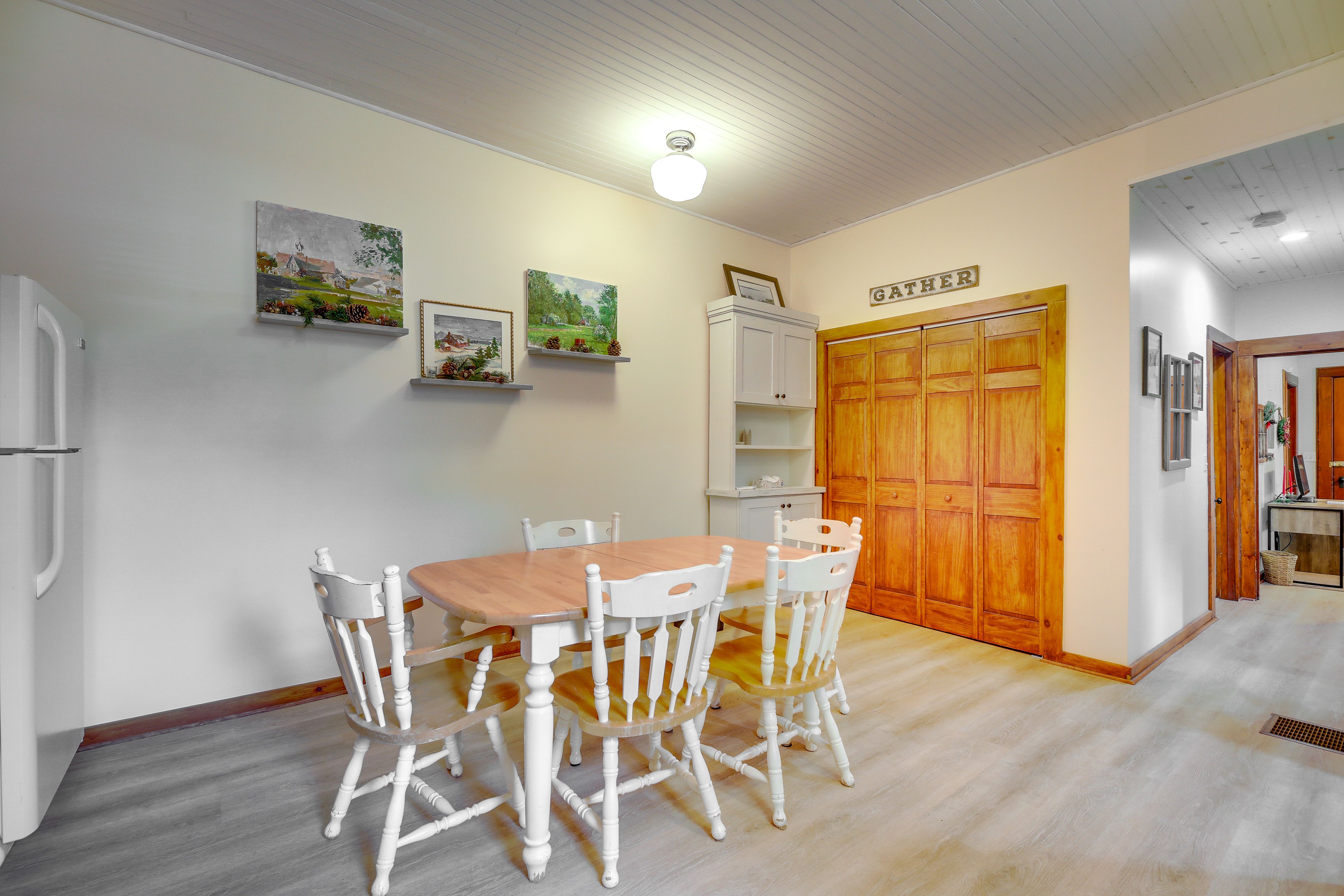 Dining Area | Dishware & Flatware