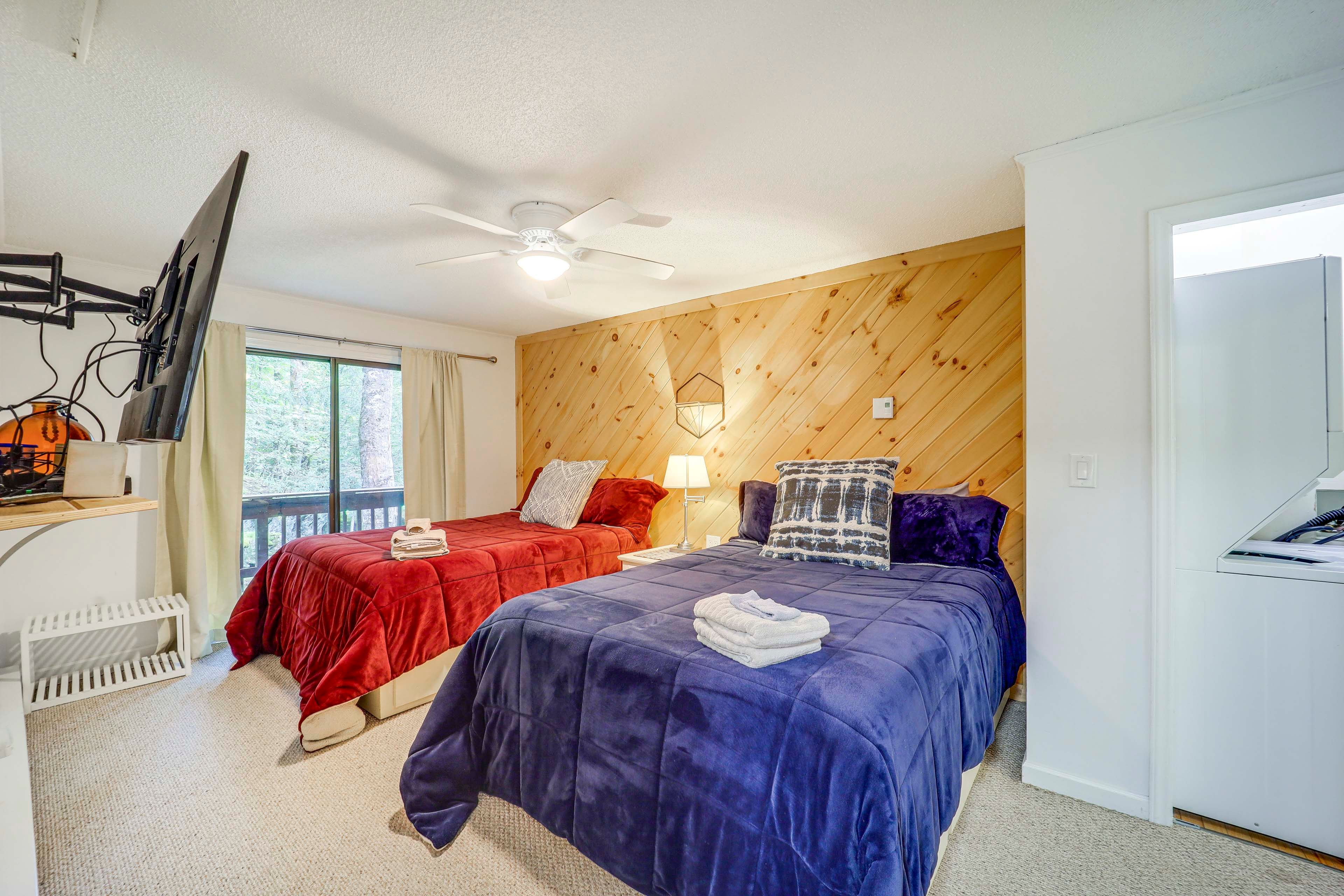 Bedroom 1 | 2 Queen Beds | En-Suite Bathroom