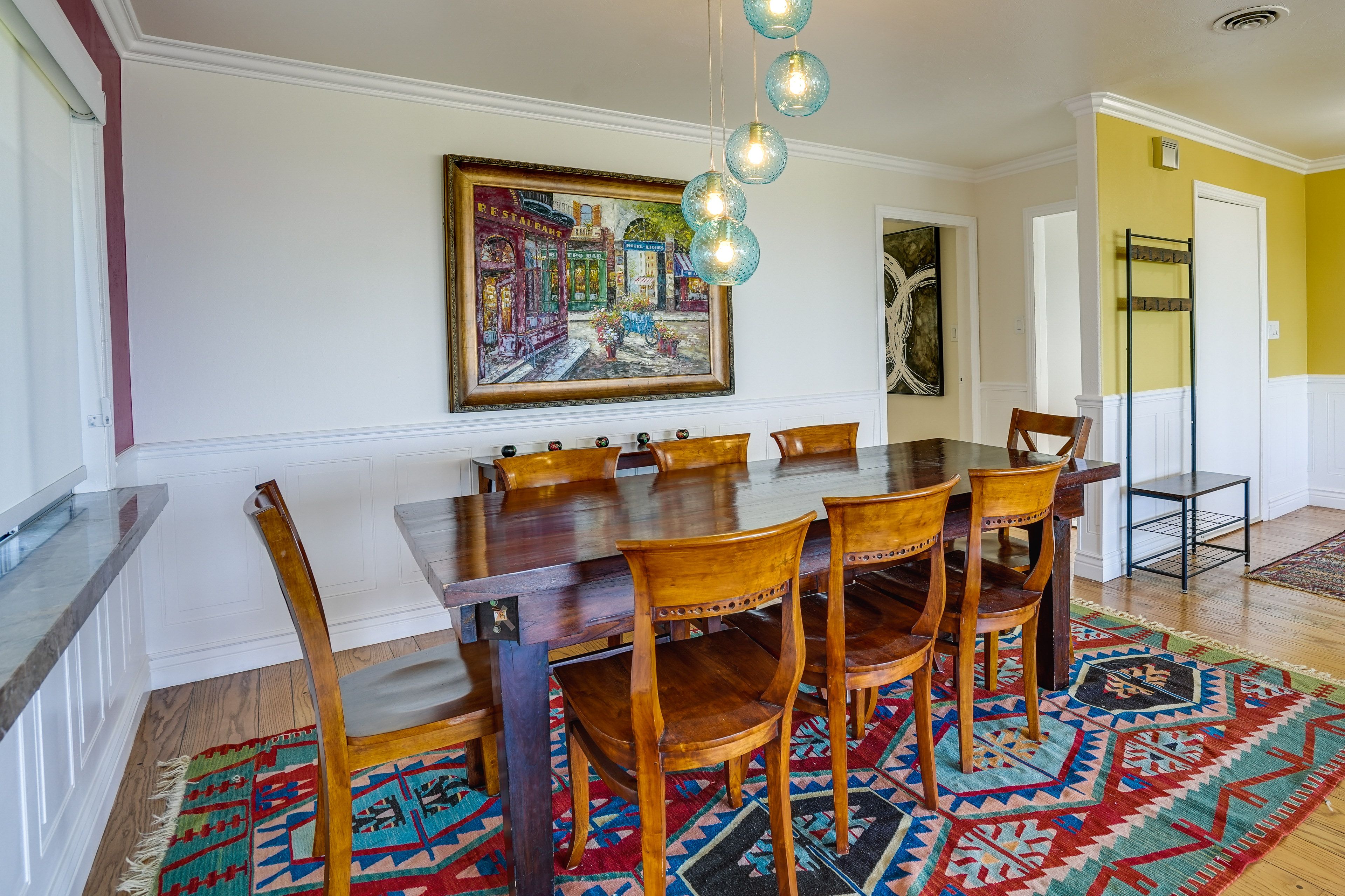 Dining Area | Dishware & Flatware Provided