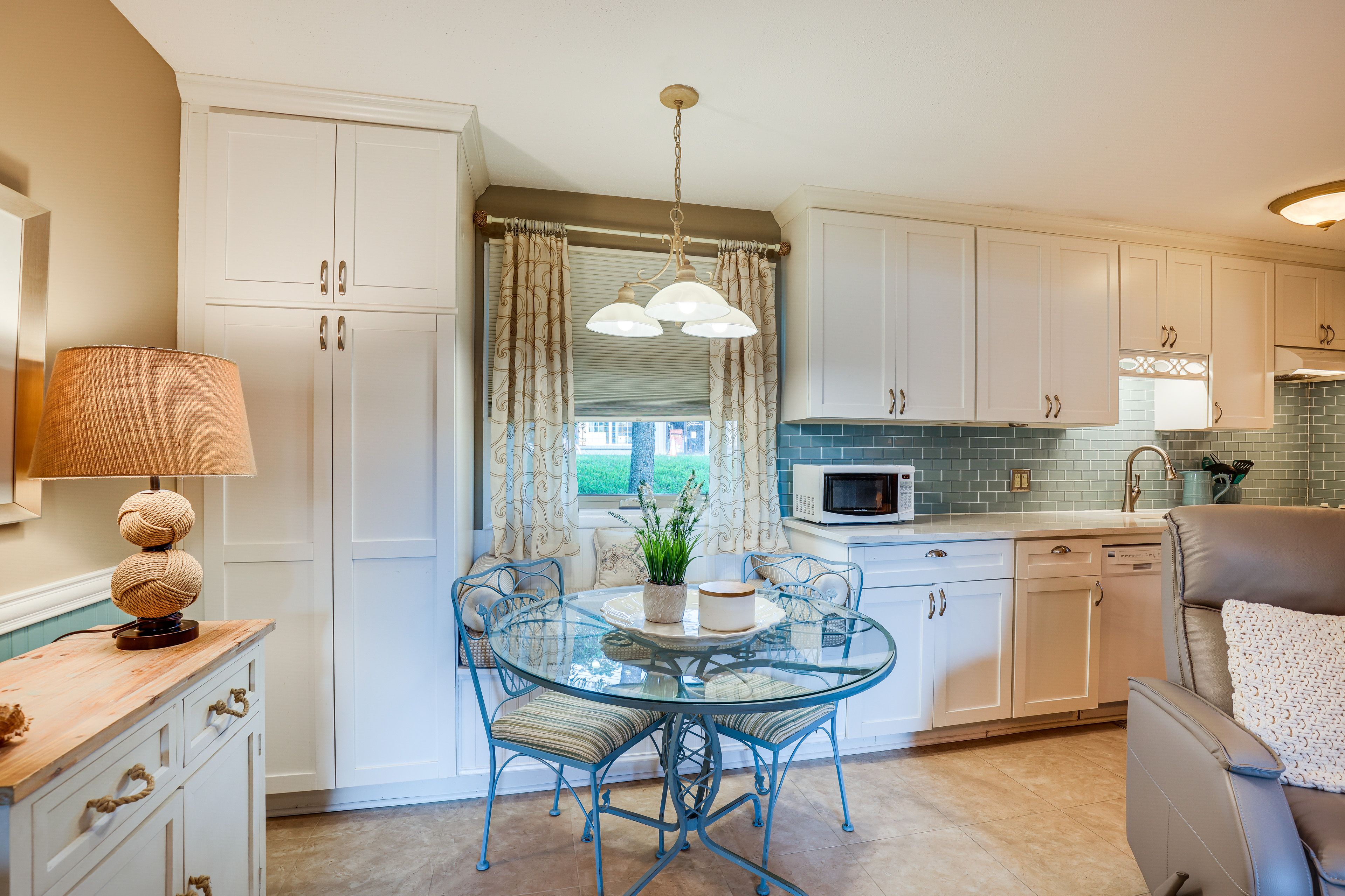 Dining Area | Dishware & Flatware