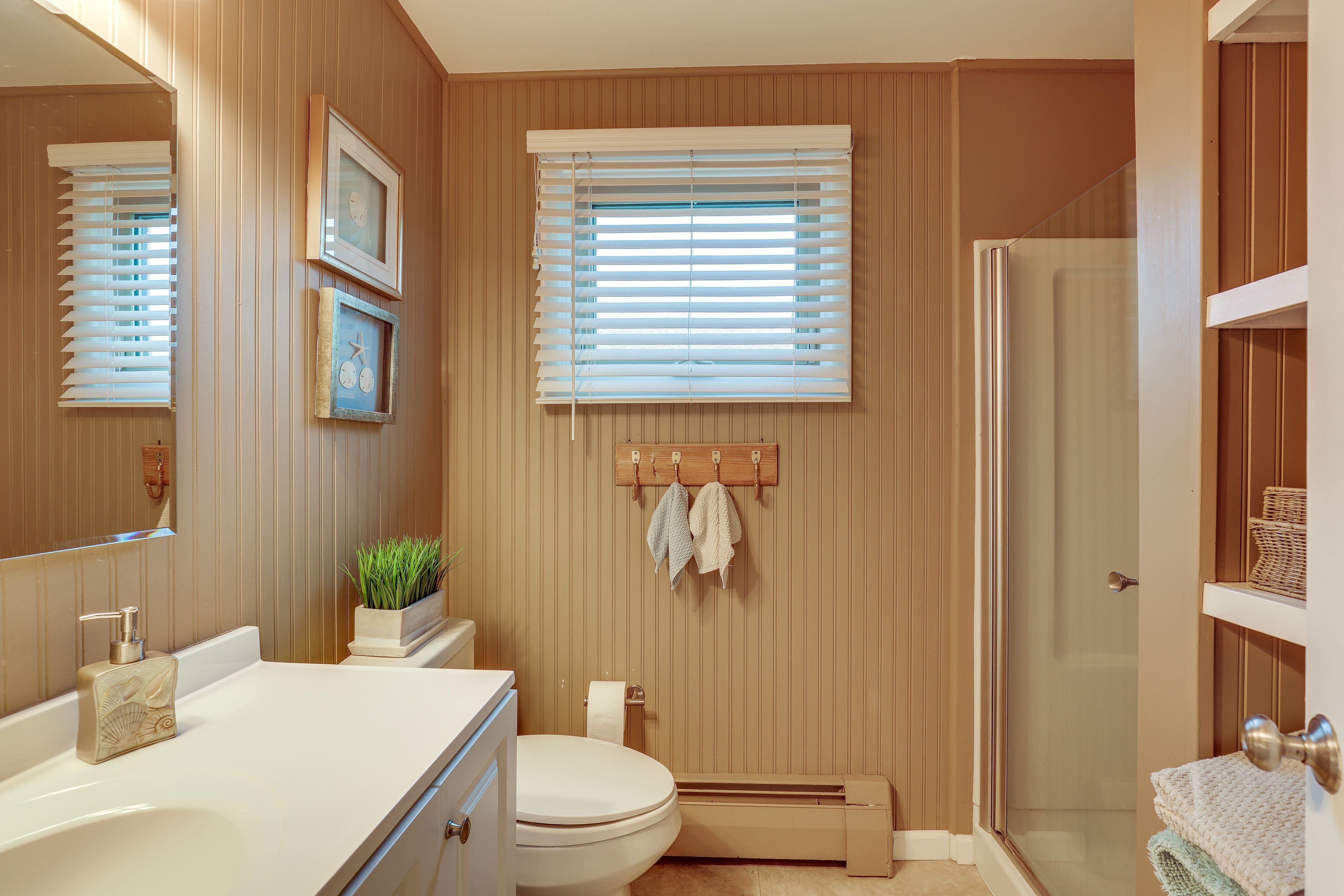 Bathroom | Complimentary Toiletries | Towels Provided