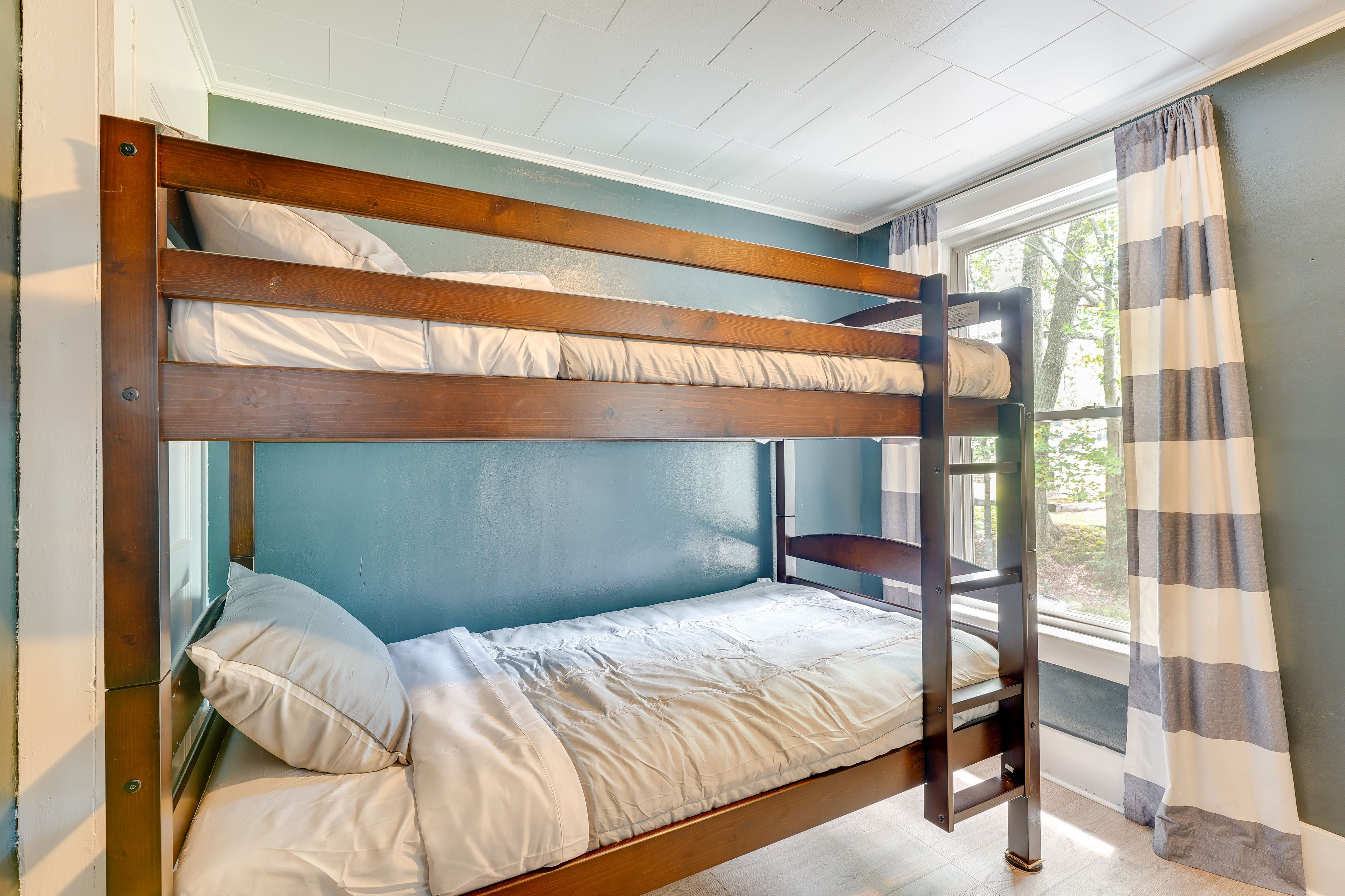 Bedroom 2 | Twin Bunk Bed