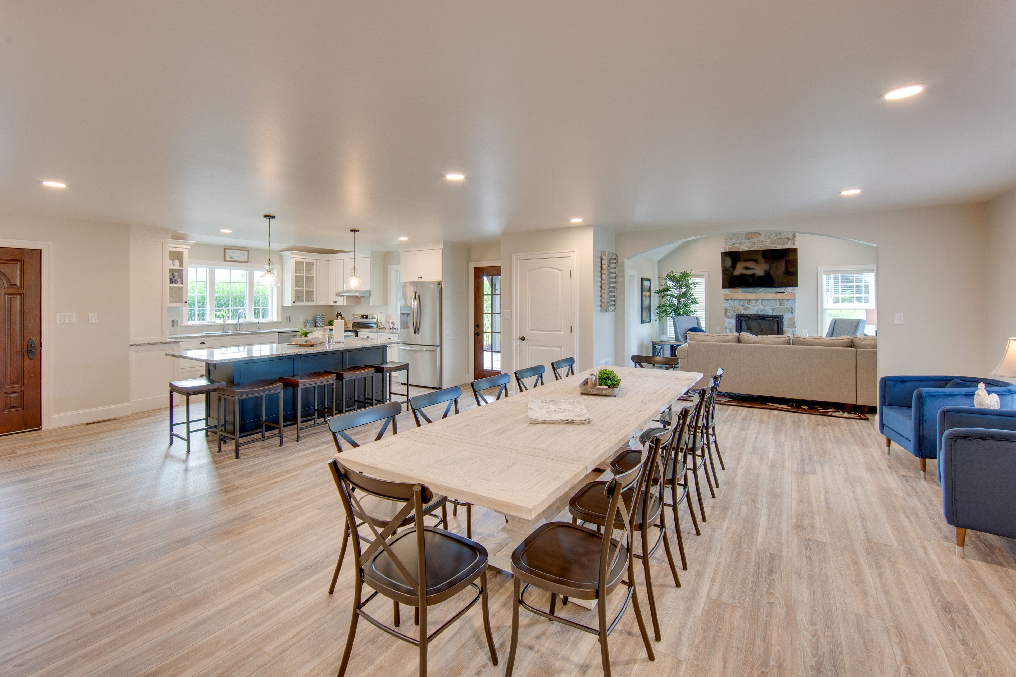 Dining Area | 1st Floor | Dishware/Flatware Provided