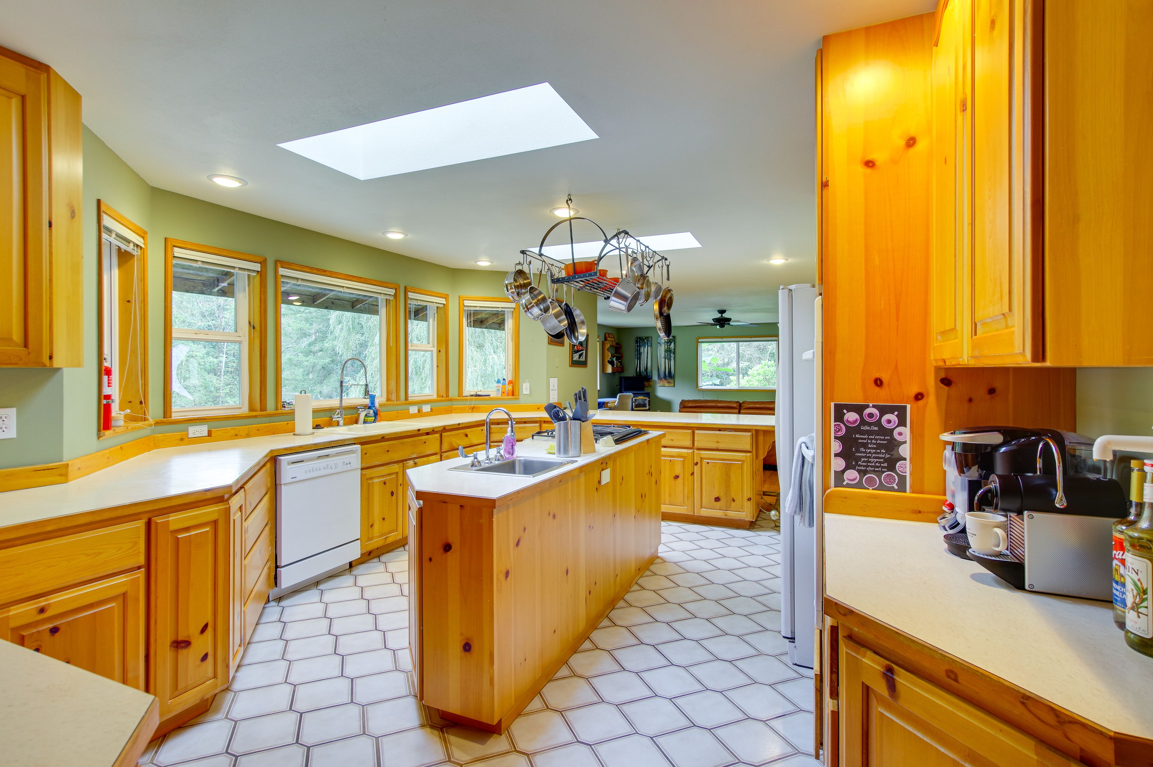 Kitchen | Stove/Oven | Double Wall Oven | Microwave | Breakfast Bar