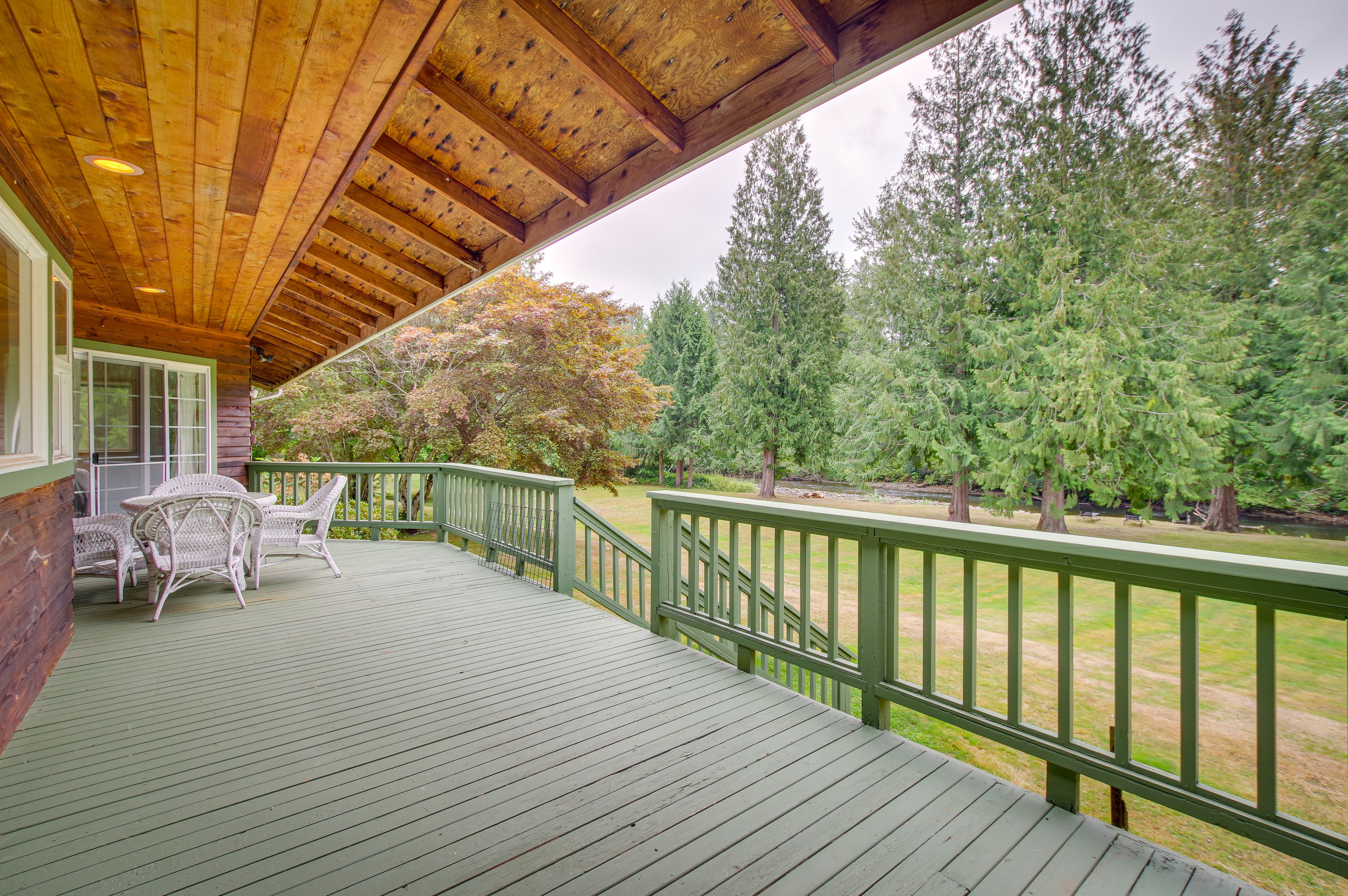 Covered Deck | Outdoor Dining Area
