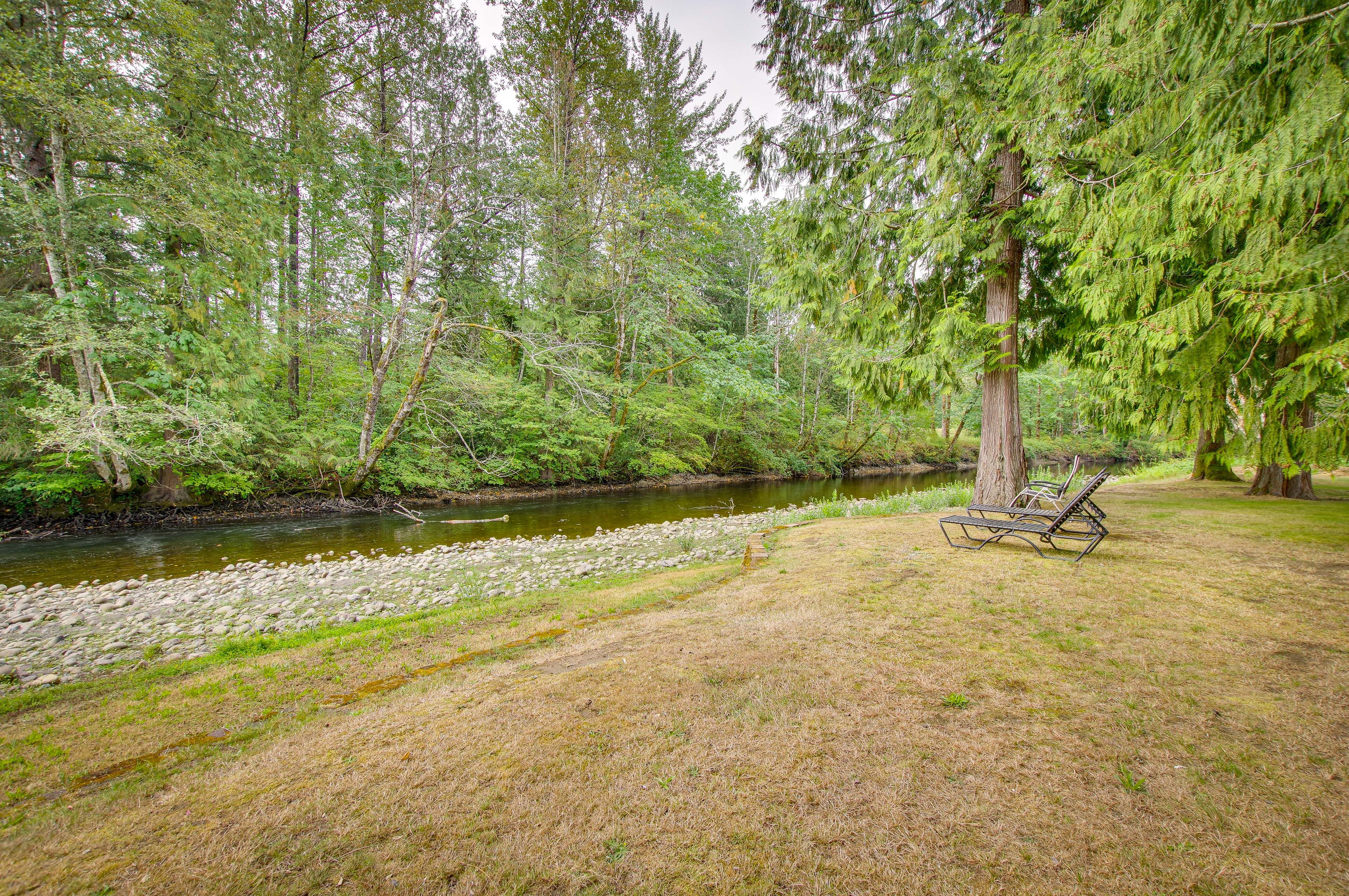 Sultan Vacation Rental | 3BR | 3BA | 2,500 Sq Ft | Stairs Required