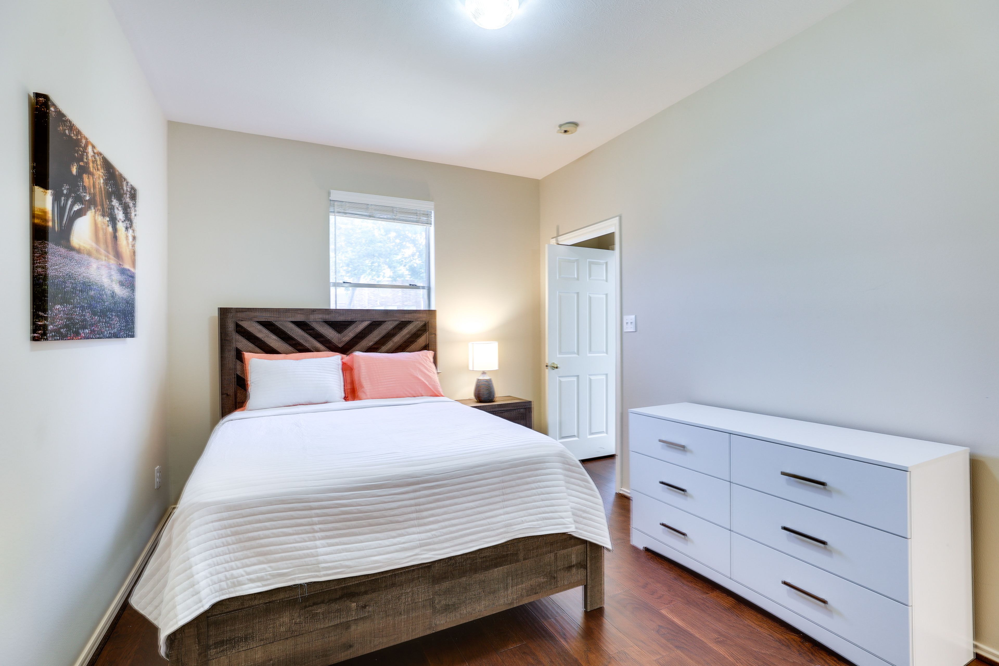 Bedroom 4 | Queen Bed | 1st Floor
