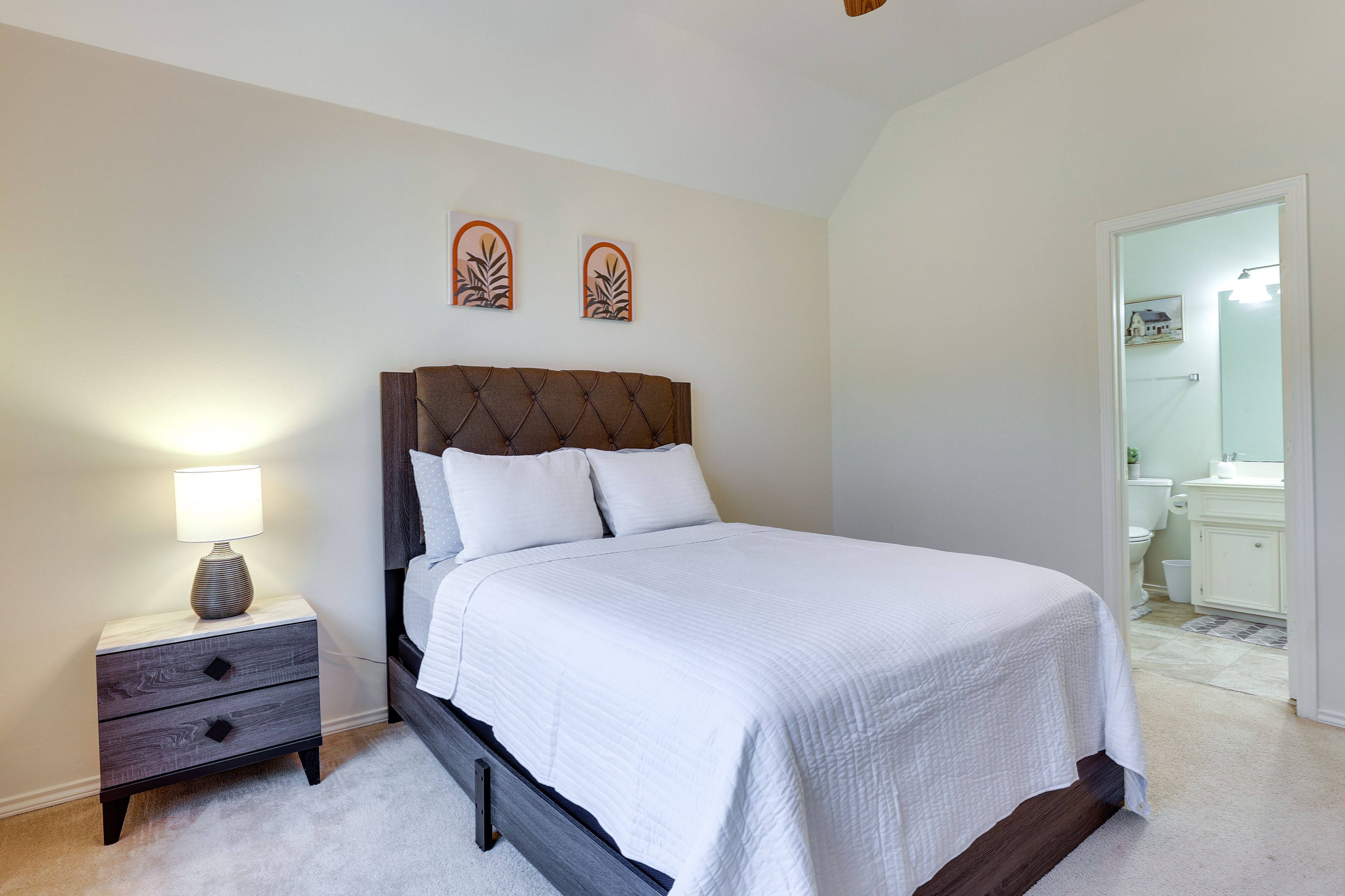Bedroom 1 | Queen Bed | 2nd Floor
