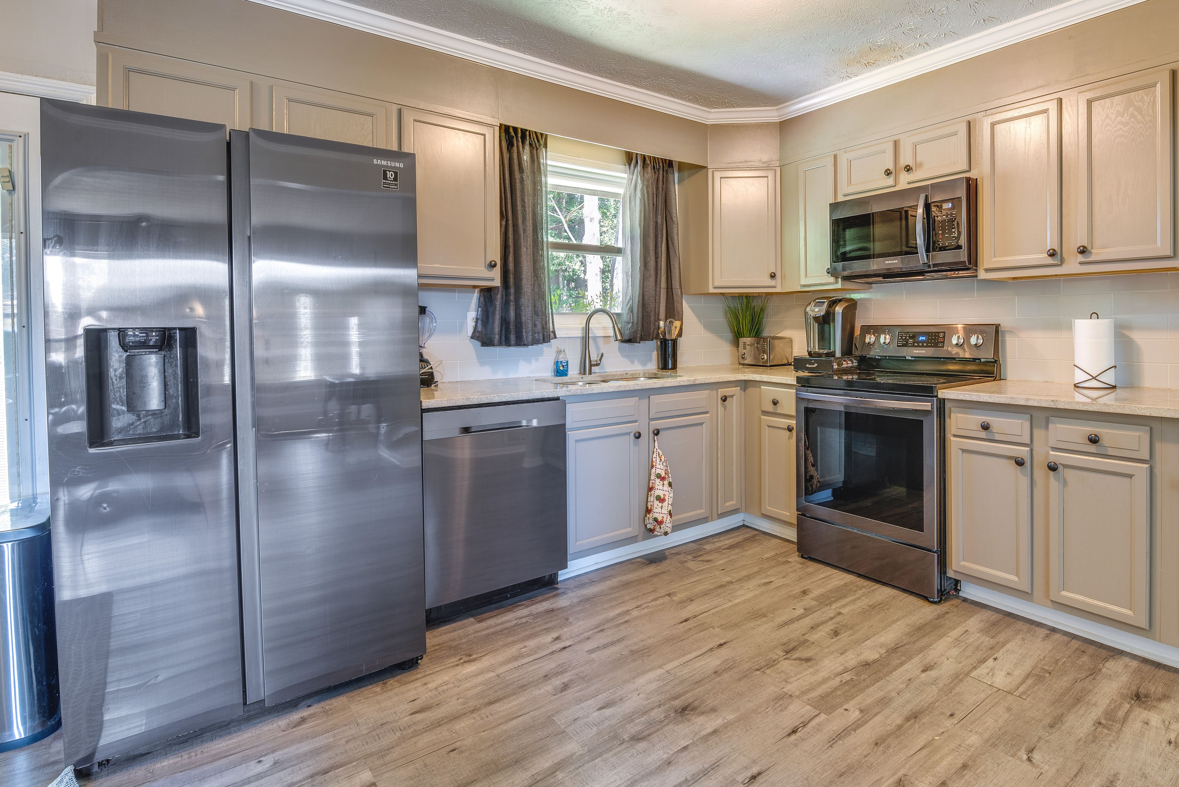 Kitchen | Cooking Basics | Dishware & Flatware