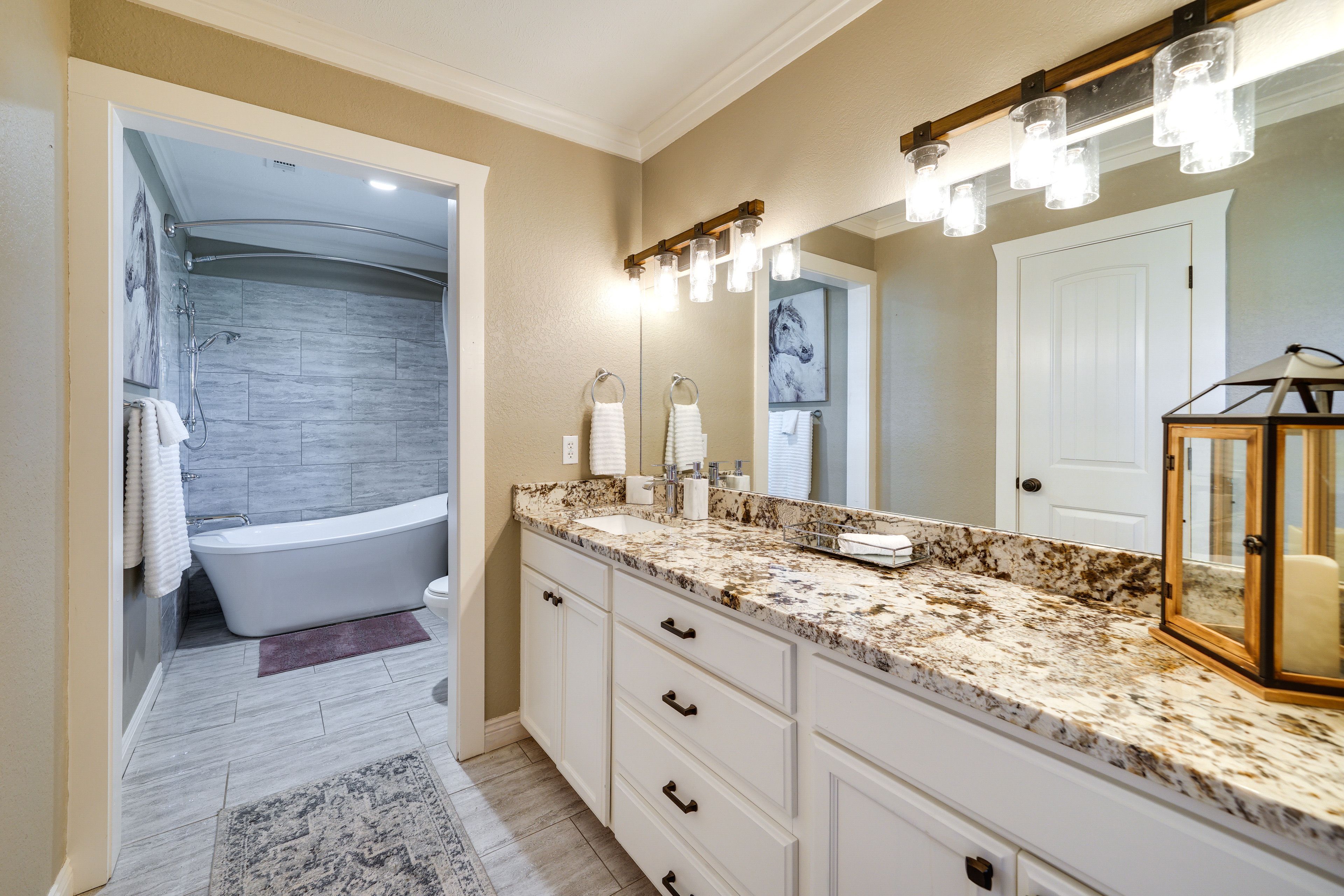 Bathroom | Complimentary Toiletries | Towels Provided