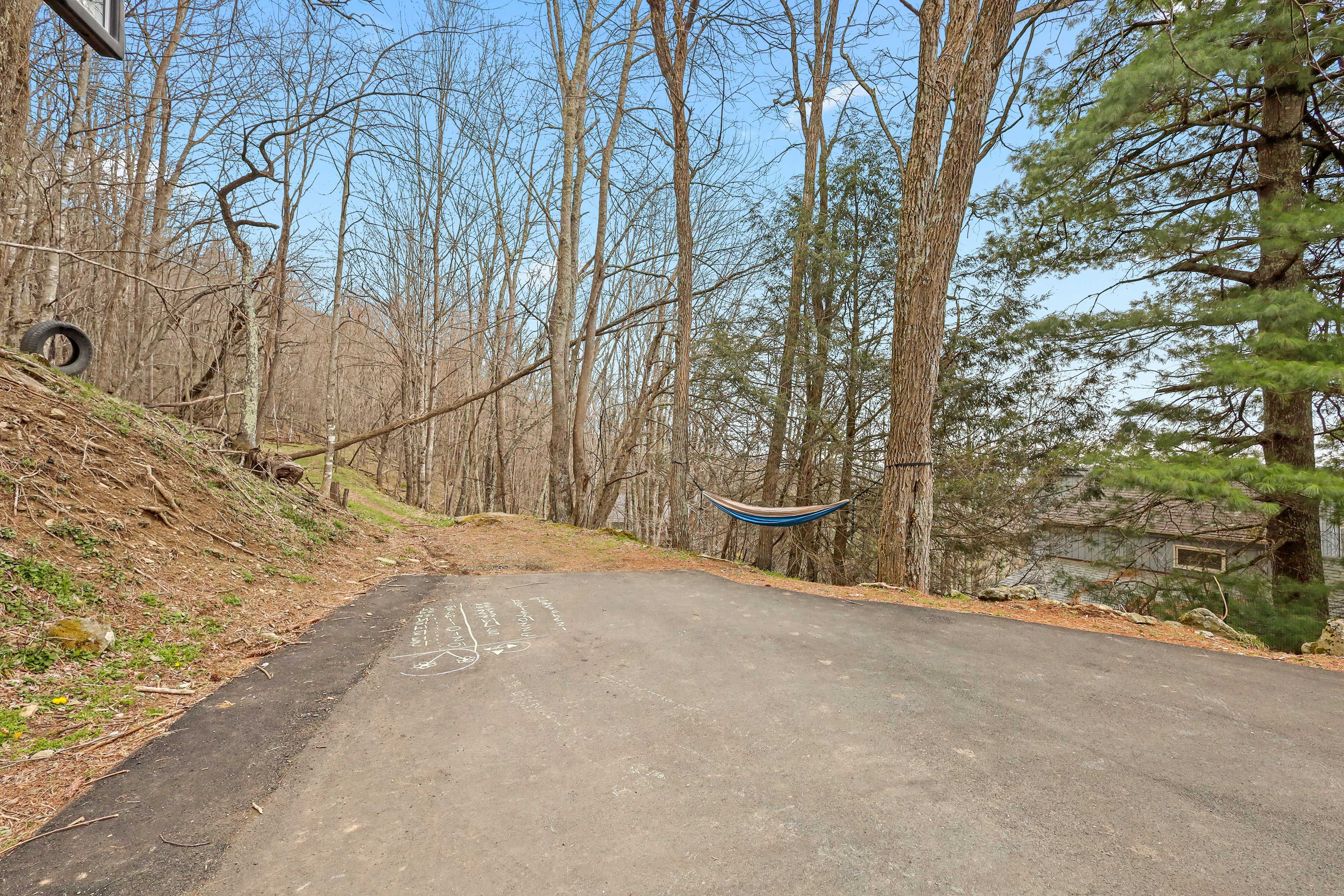 Exterior | Hammock | Tire Swing | Basketball Hoop