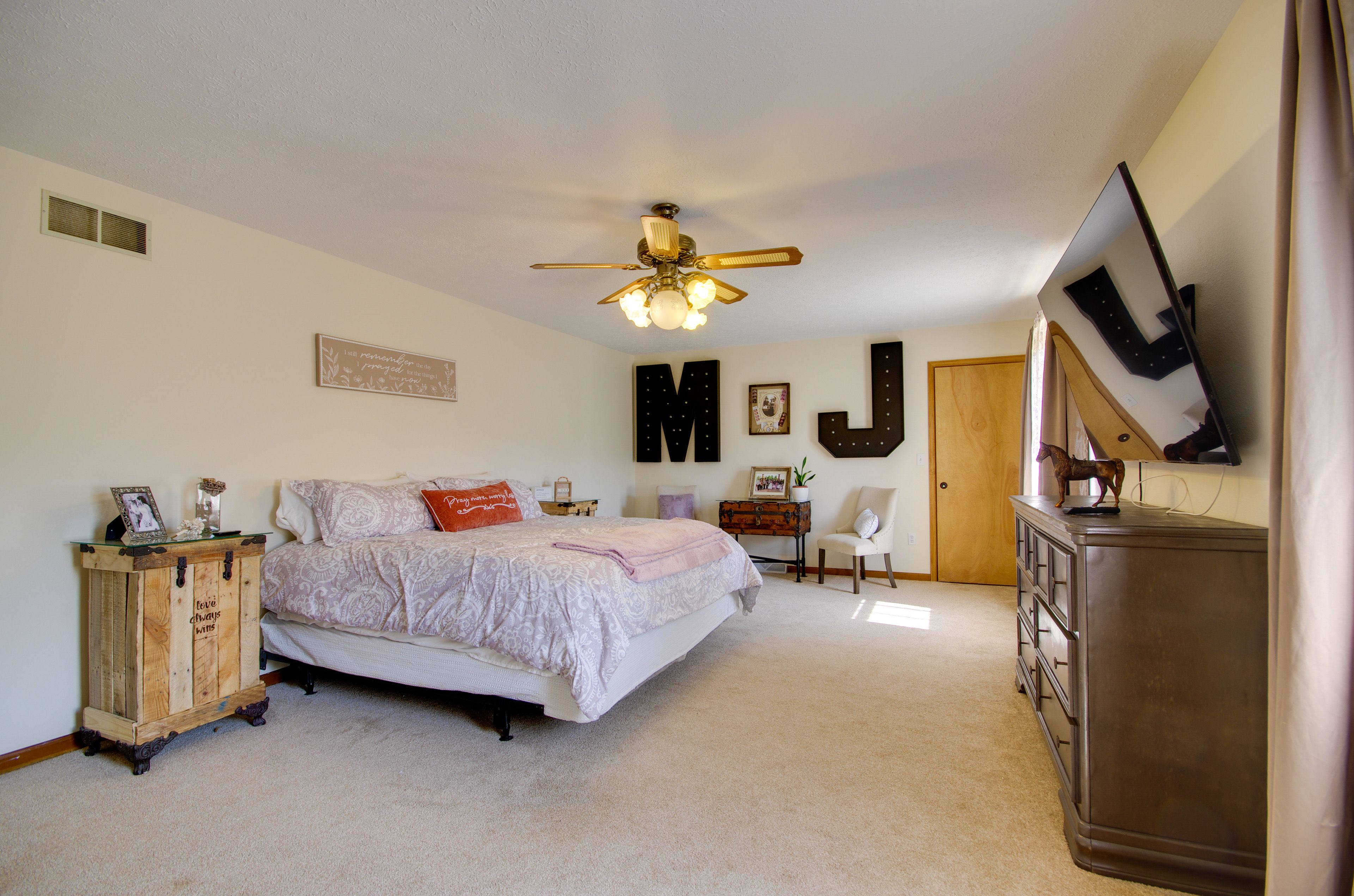 Bedroom 1 | King Bed | En-Suite Bathroom | Smart TV