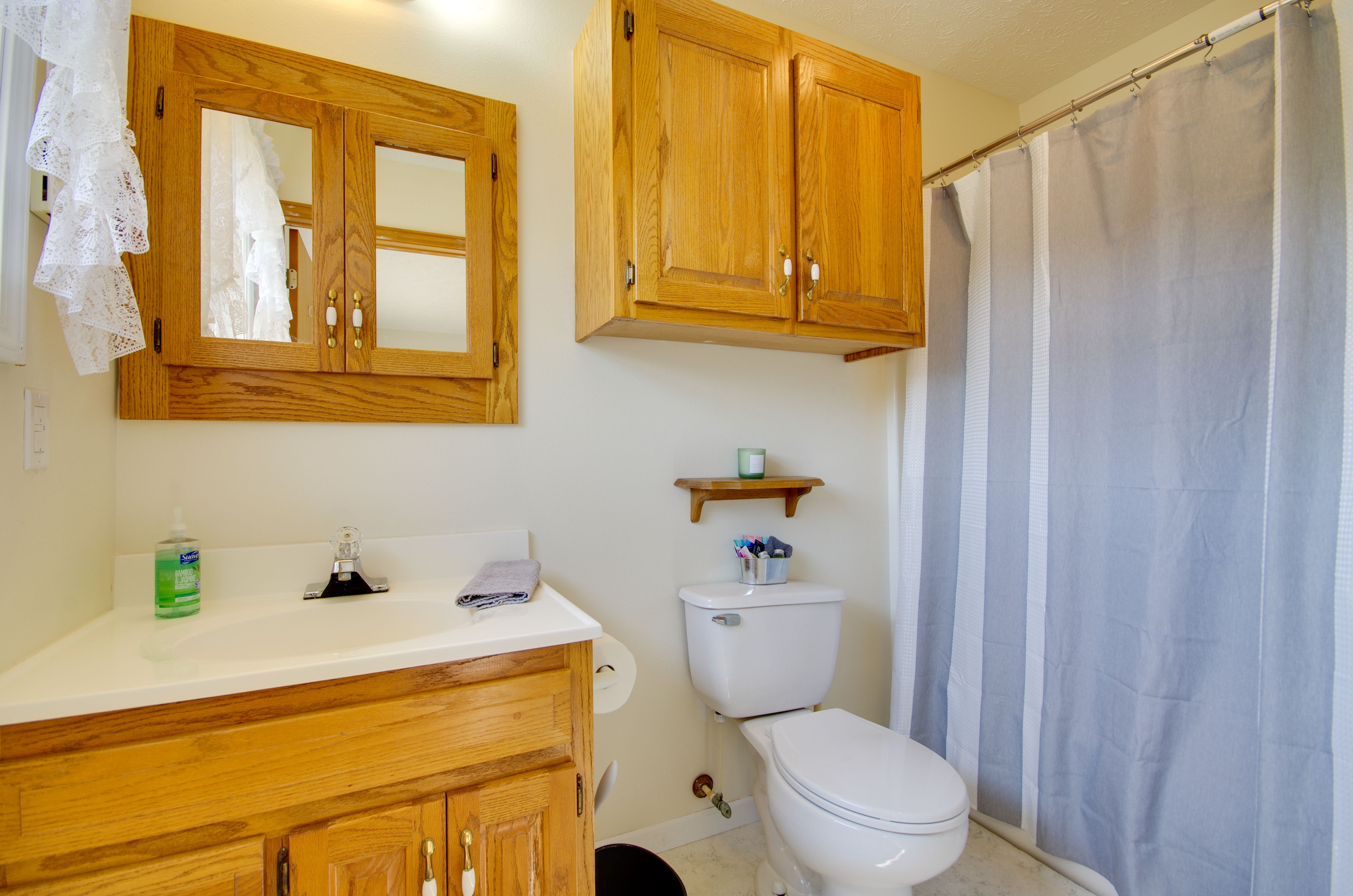Full Bathroom