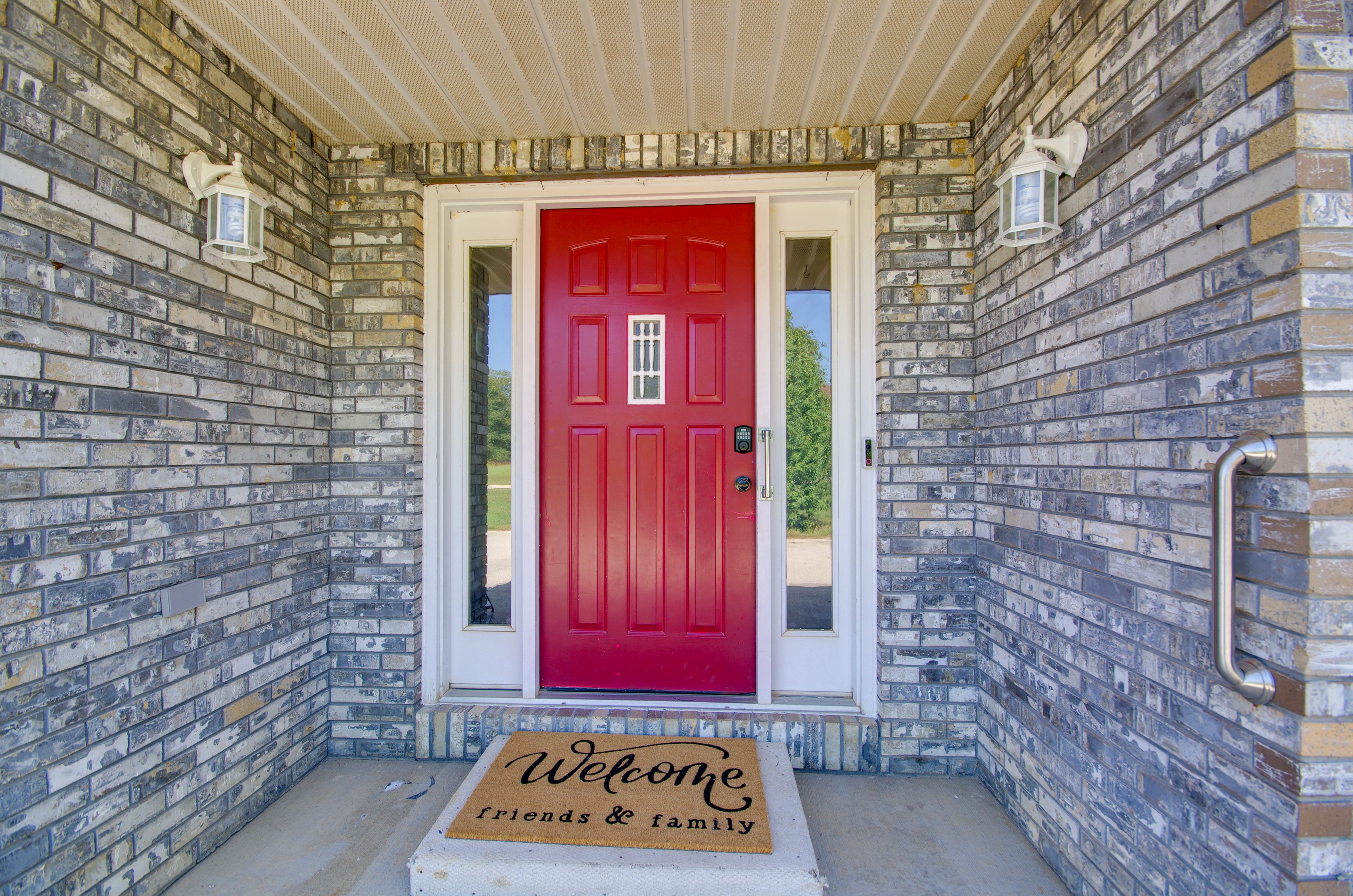 Front Entrance | Keyless Entry | 5 Exterior Security Cameras (Facing Out)