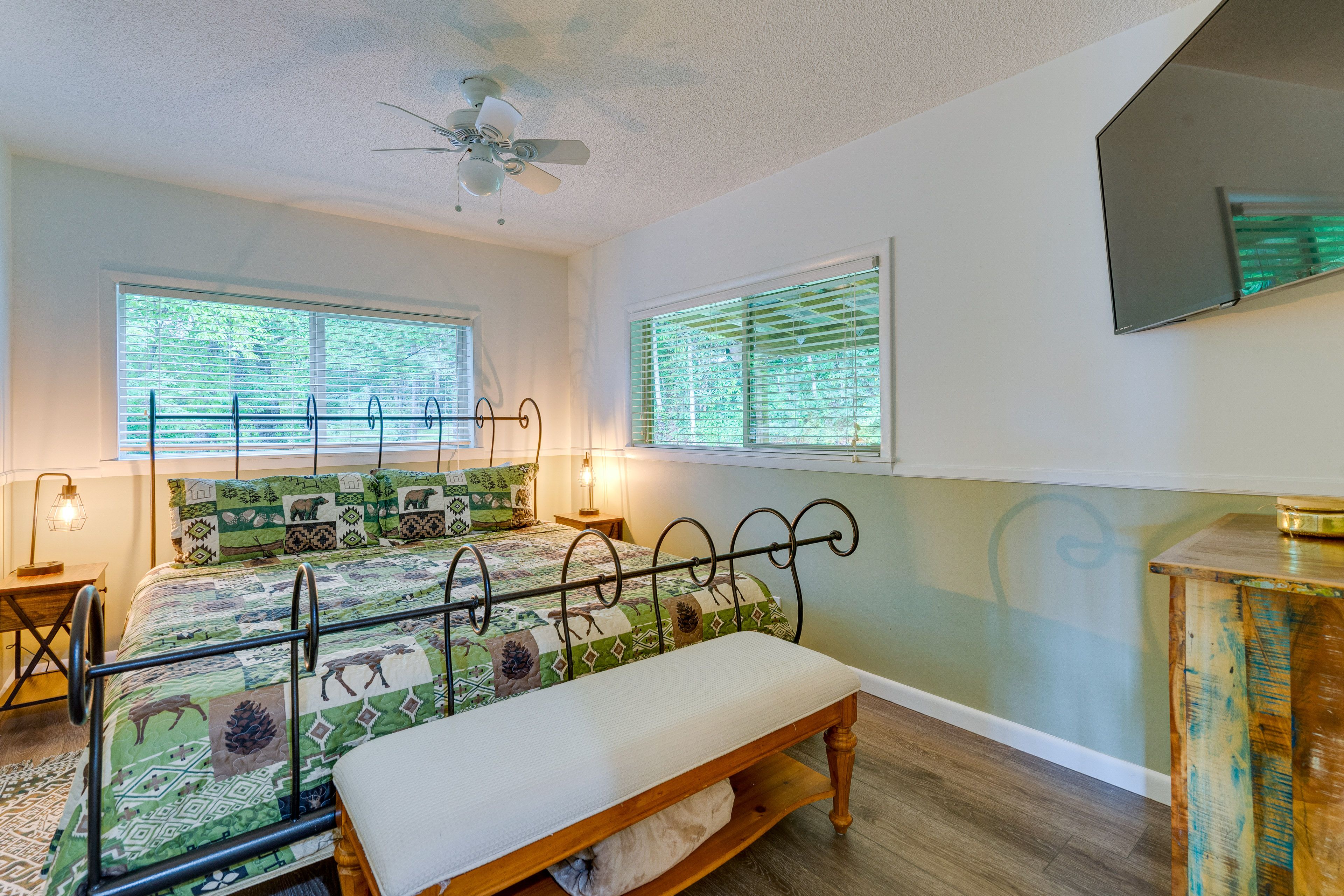 Bedroom 2 | King Bed | Linens Provided