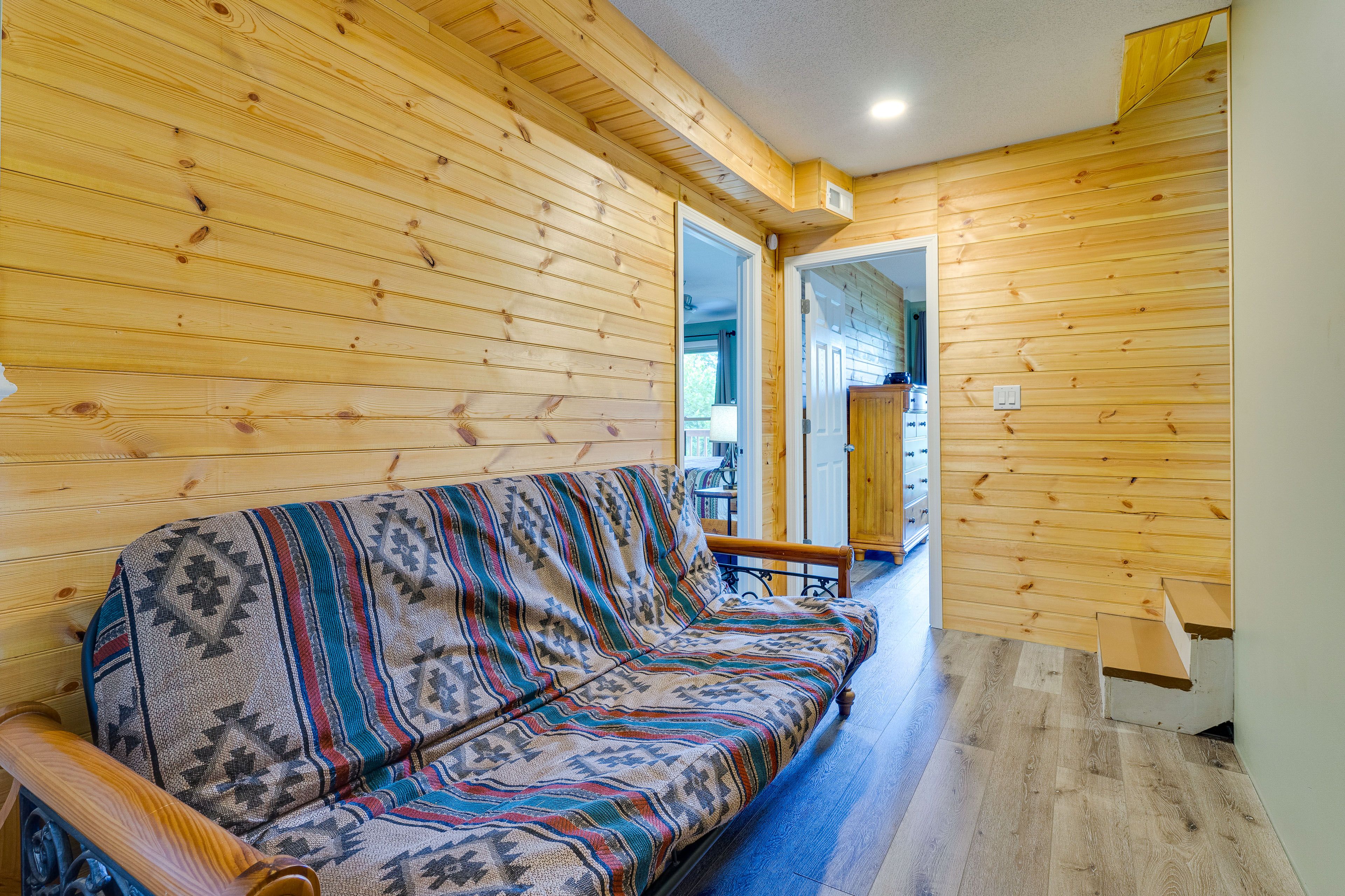 Sitting Area | Futon