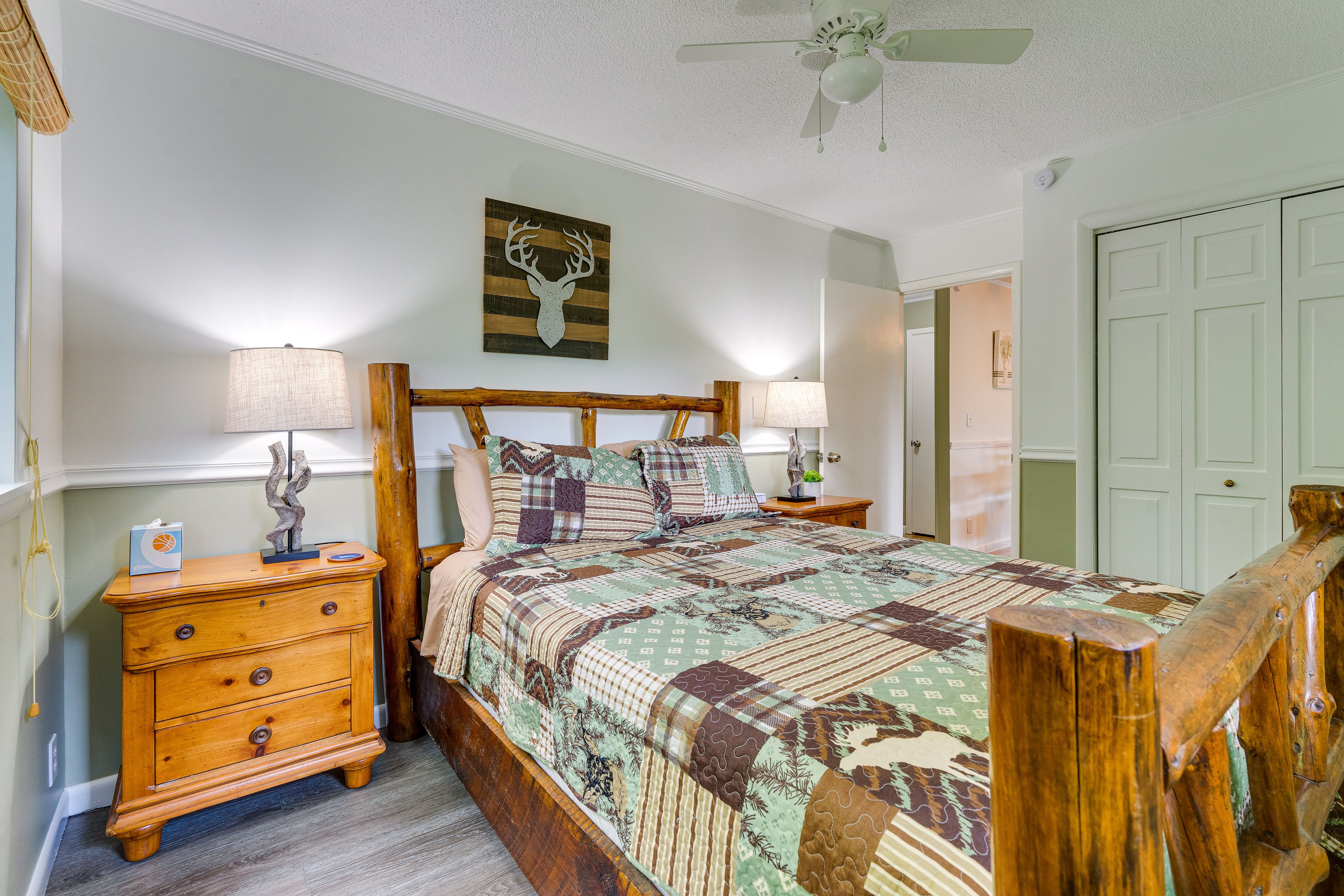 Bedroom 3 | Queen Bed